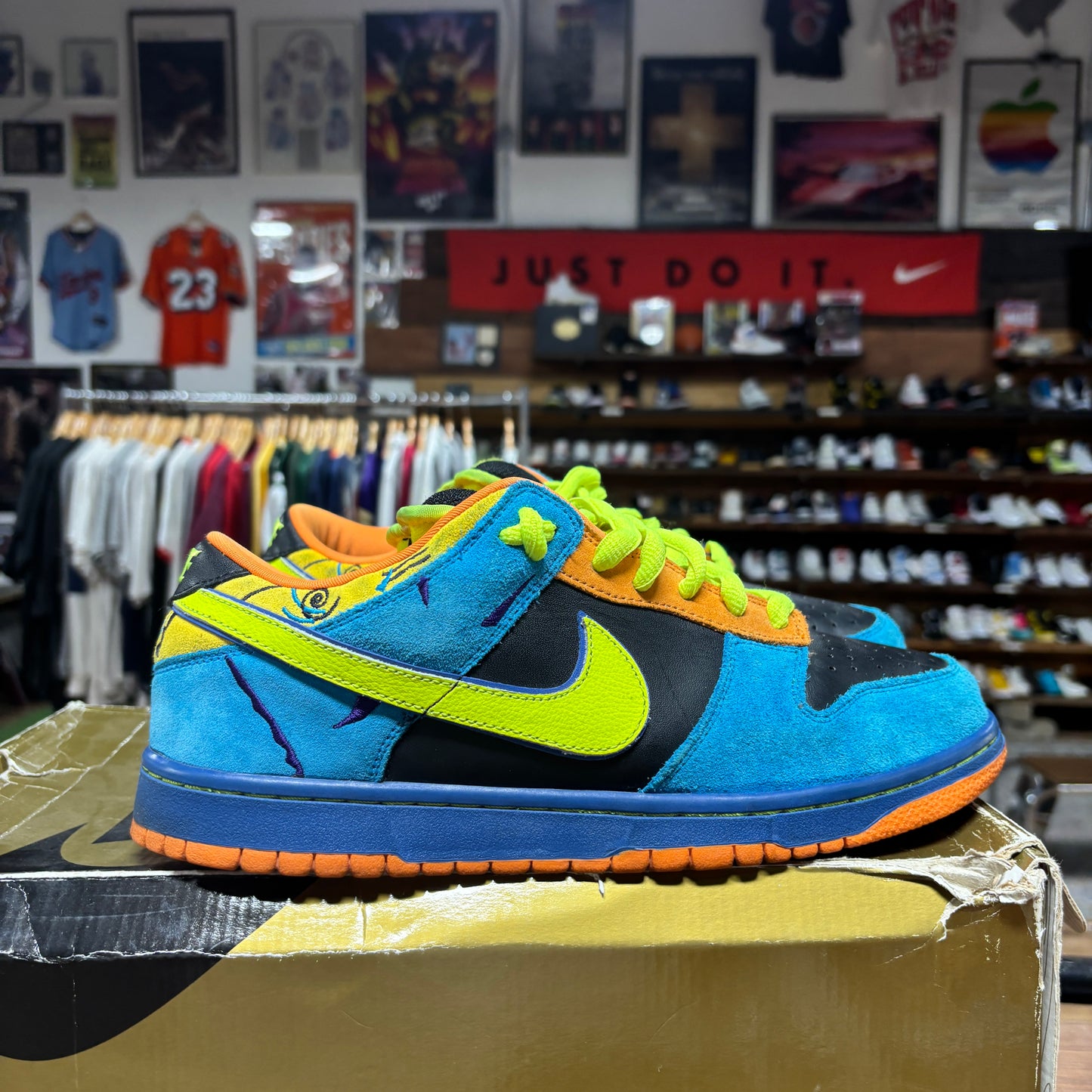 Nike SB Dunk Low 'Skate or Die' Size 11