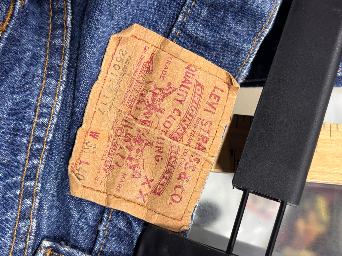 Vintage 80's Levi's 2501-0117 501 Button Fly Denim Jeans Size 33x36