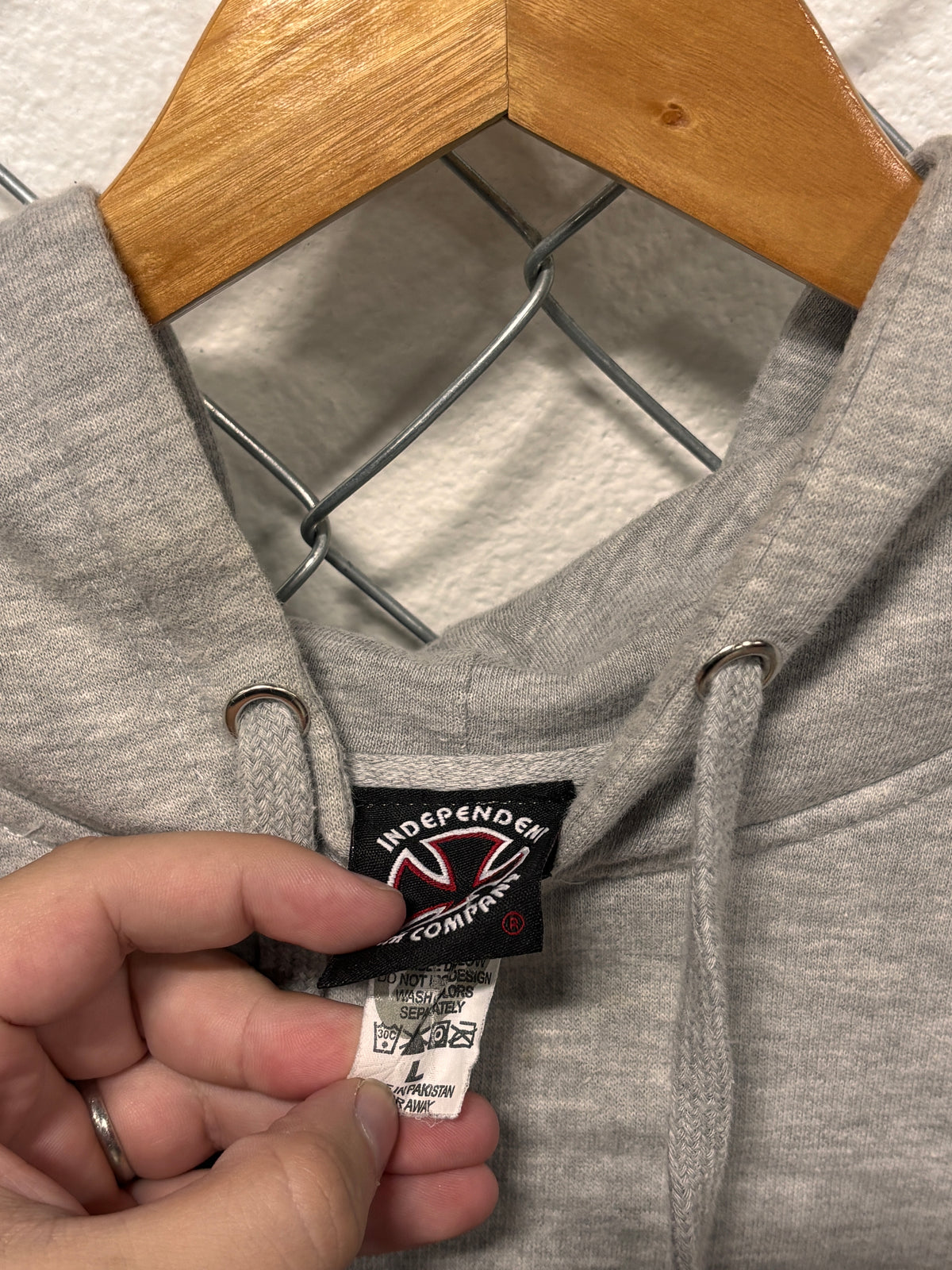 Y2K Independent Skate Company Classic Logo Indy Cross Grey Hoodie Size Large