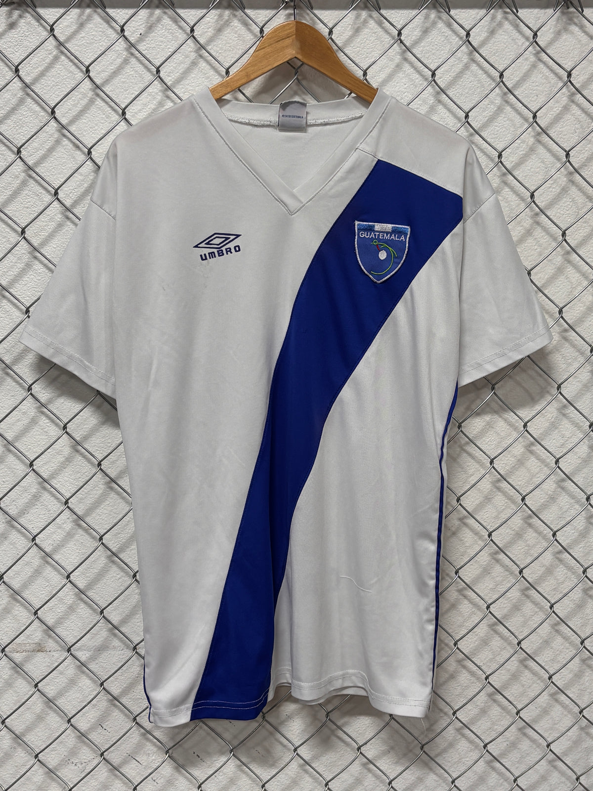 Vintage Umbro Guatemala White Soccer Futbol Jersey Size XL