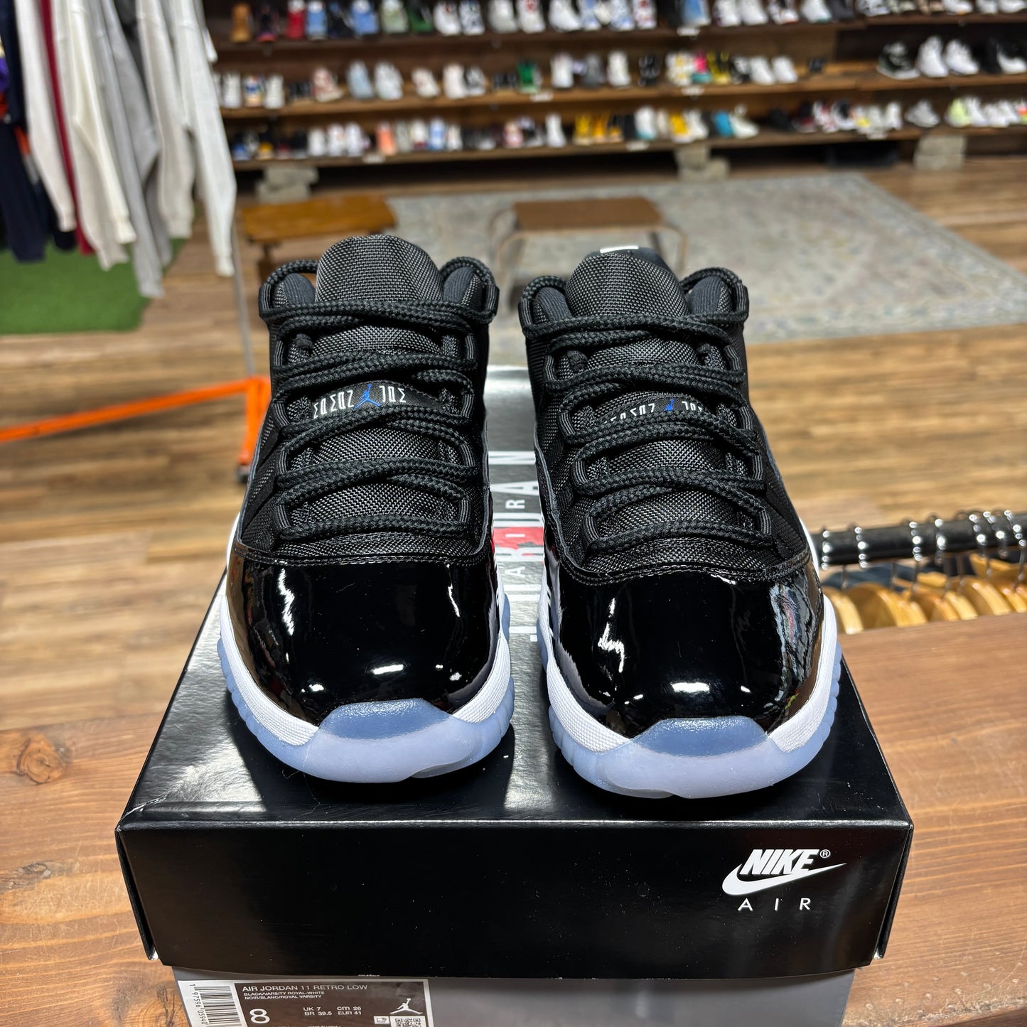 Jordan 11 Low 'Space Jam' Size 8