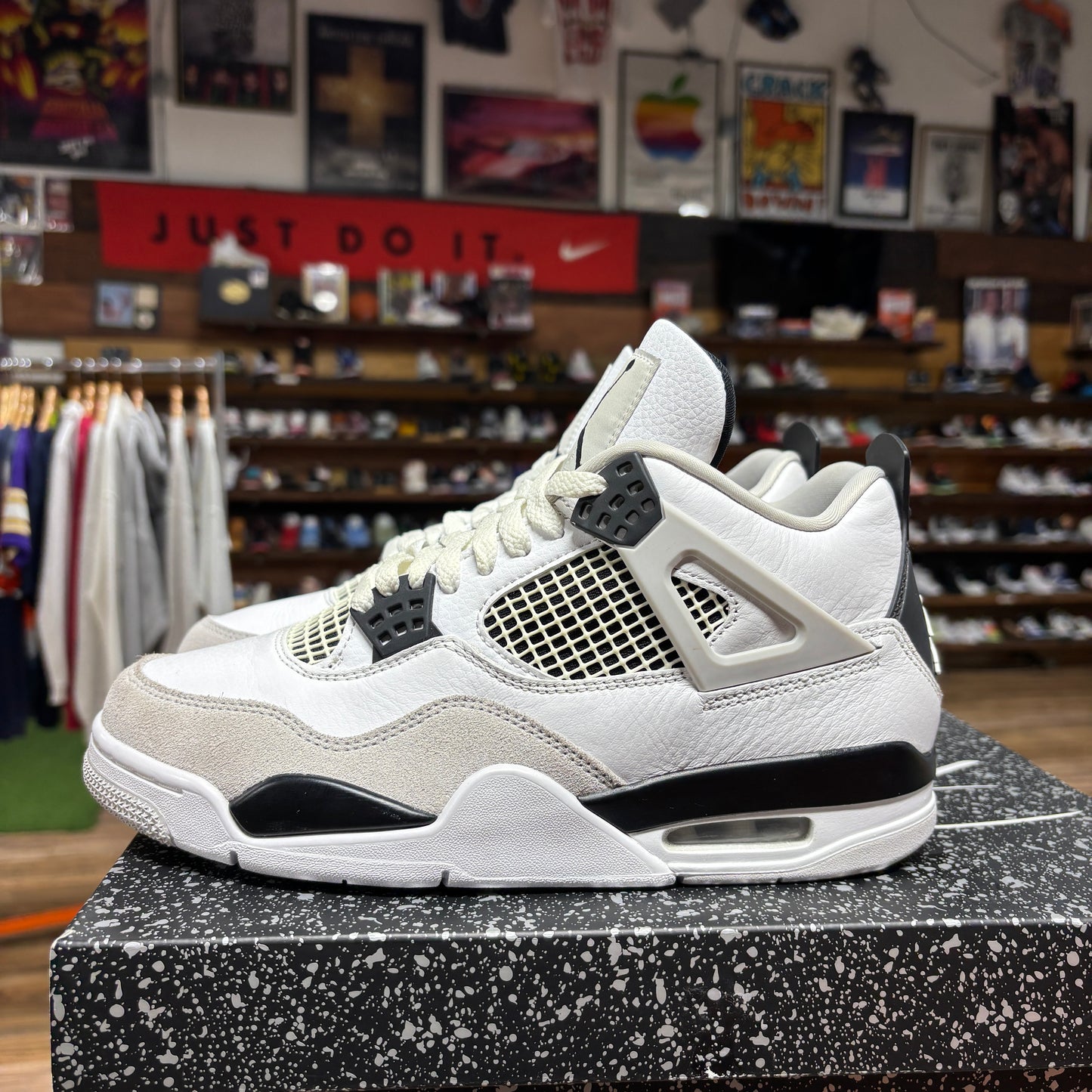 Jordan 4 'Military Black' Size 8