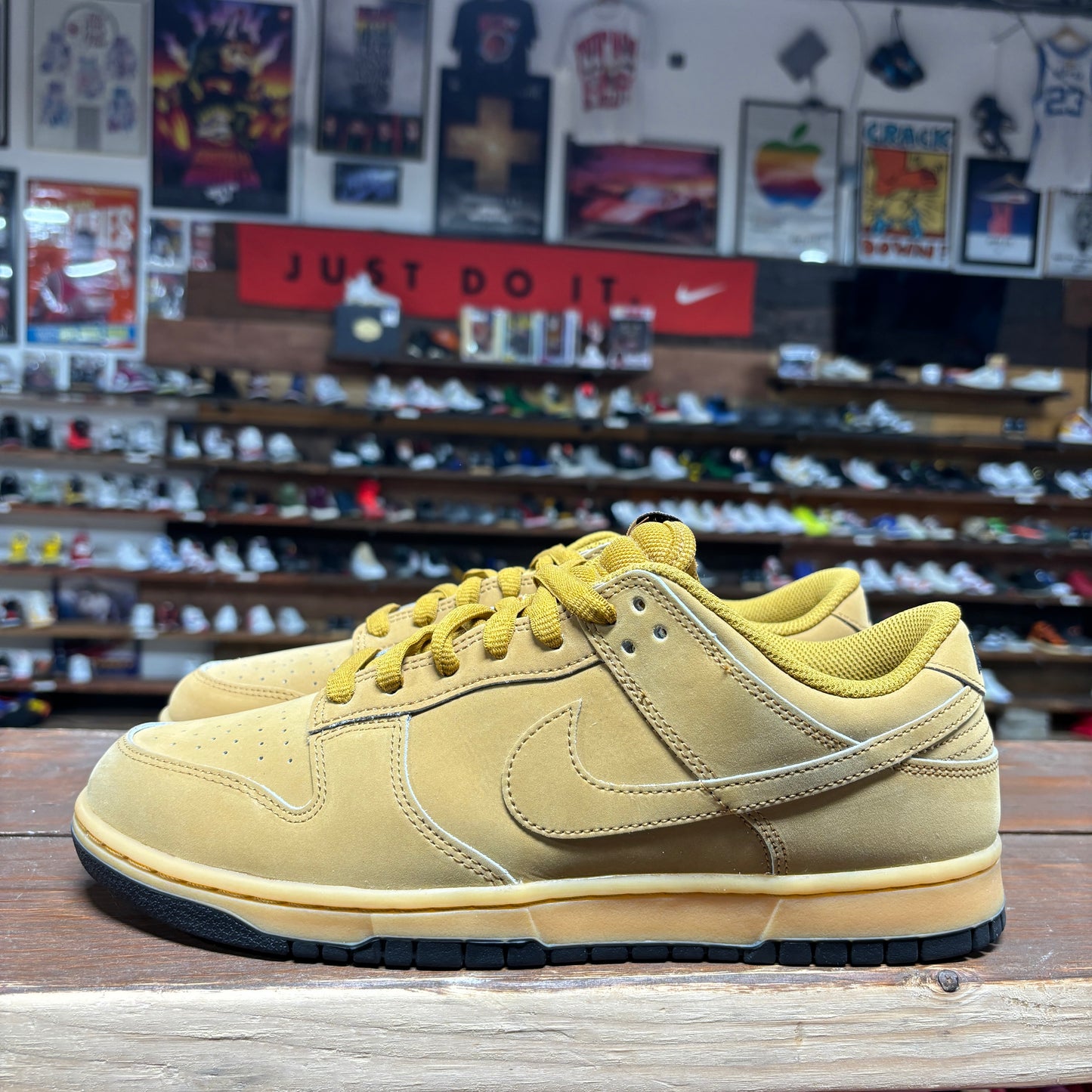 Nike Dunk Low 'Wheat Gum' Size 11