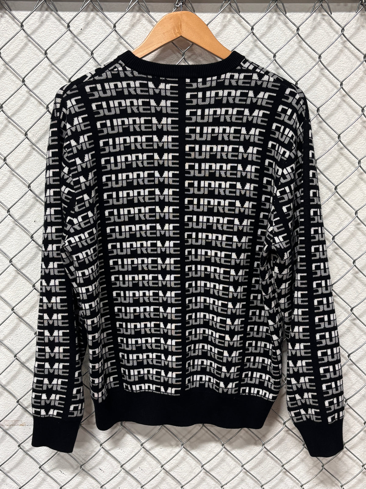 Supreme FW17 Repeat Black Knit Sweater Size Large