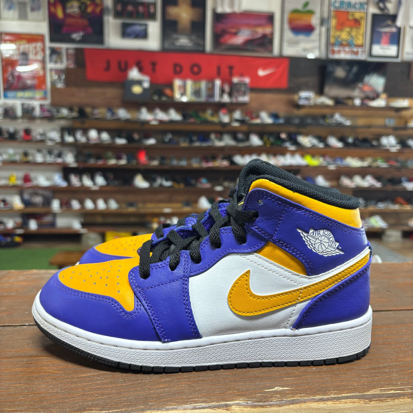 Jordan 1 Mid 'Lakers' Size 5.5Y