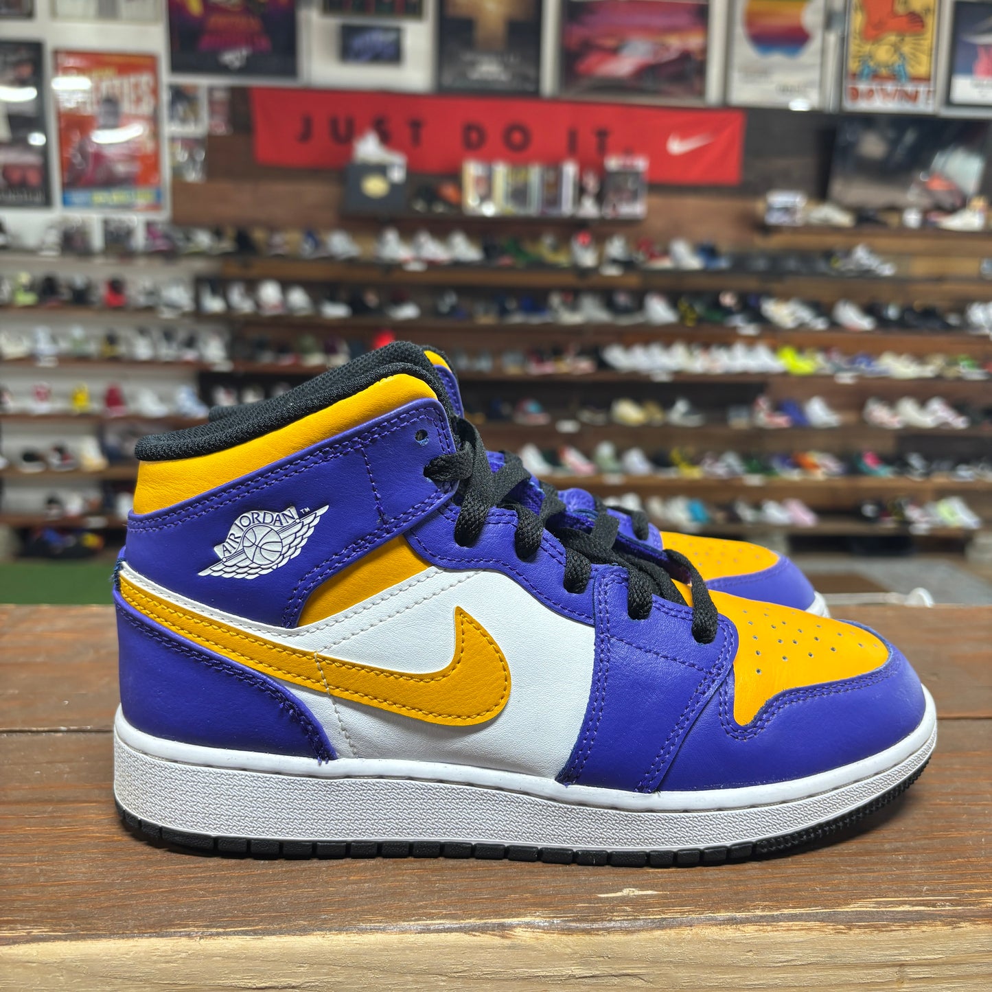 Jordan 1 Mid 'Lakers' Size 5.5Y