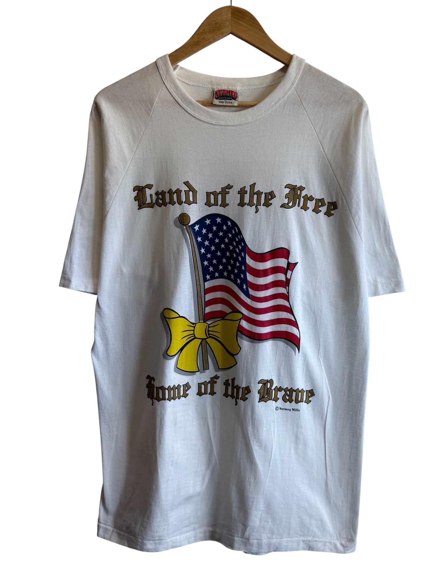 Vintage 90's Nutmeg Land of the Free USA Flag Graphic Tee Size XL