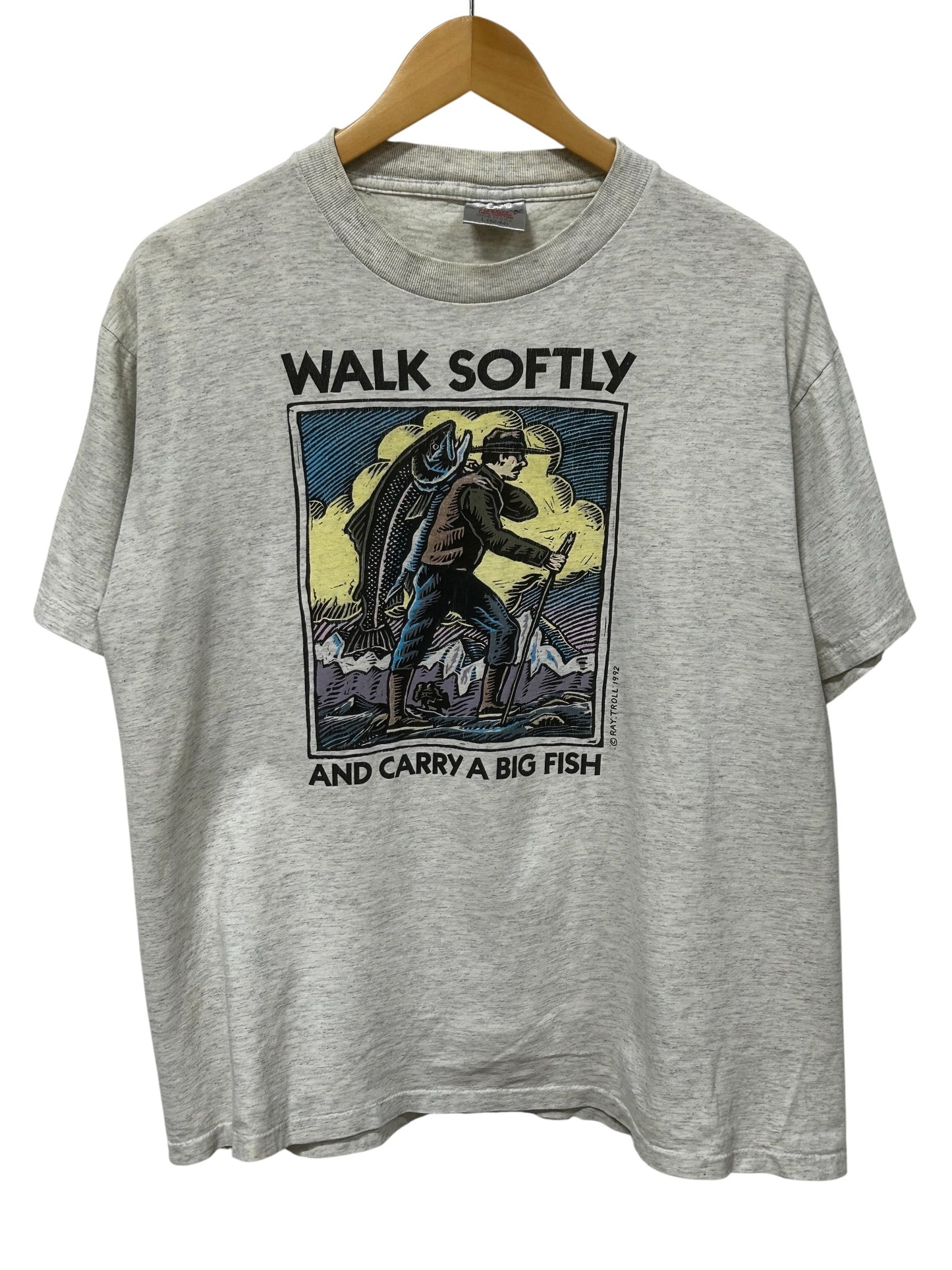 Vintage 90's Walk Softly Carry Big Fish Graphic Tee Size Large