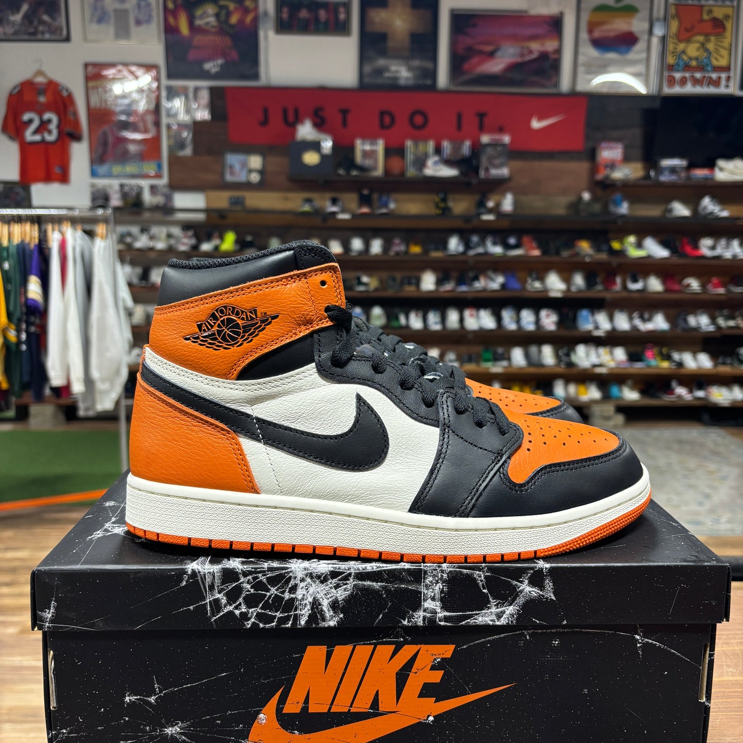 Jordan 1 'Shattered Backboard' Size 10