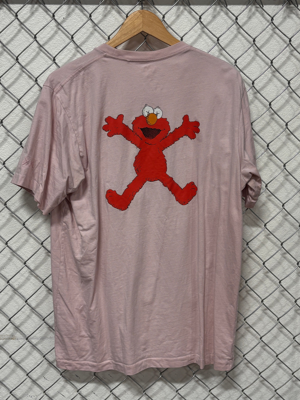 Uniqlo x Kaws Sesame Street Elmo Graphic Tee Size Large