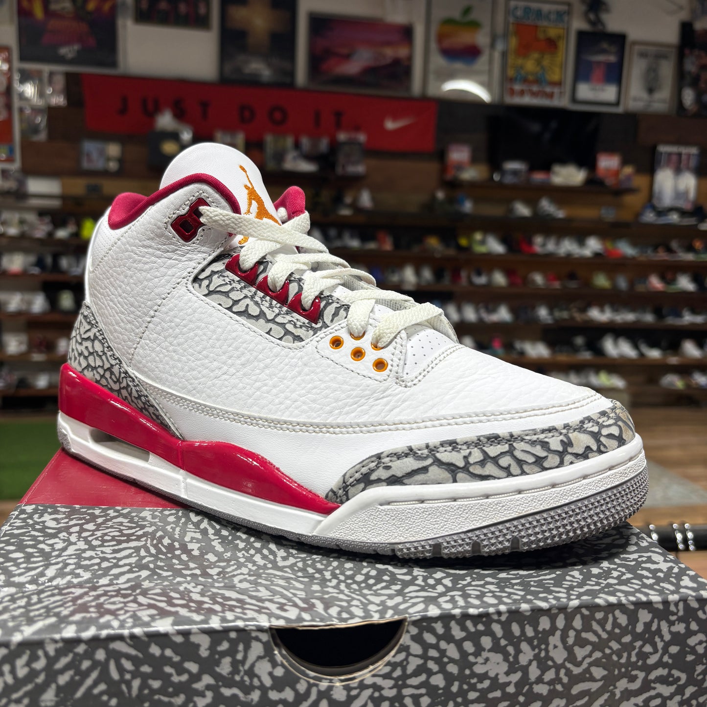 Jordan 3 'Cardinal' Size 8.5