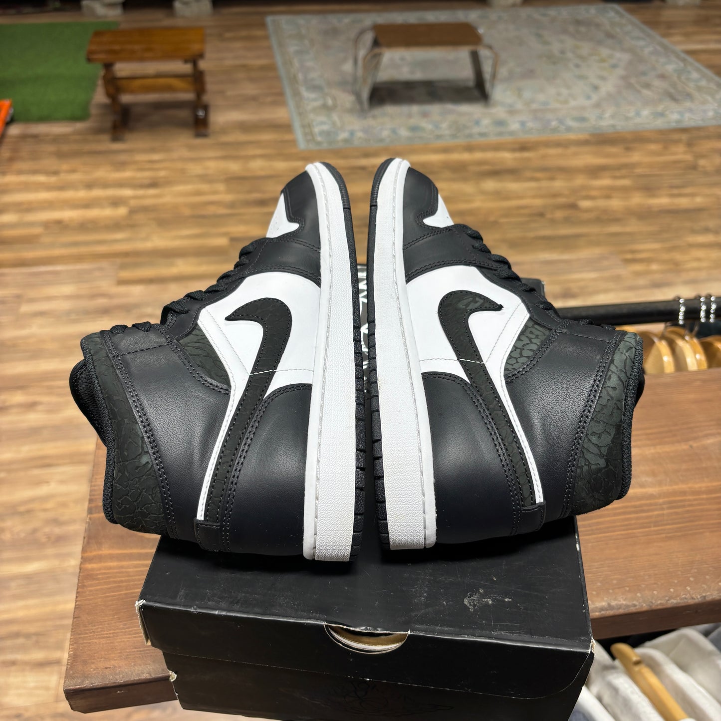 Jordan 1 Mid 'Panda Elephant' Size 8.5