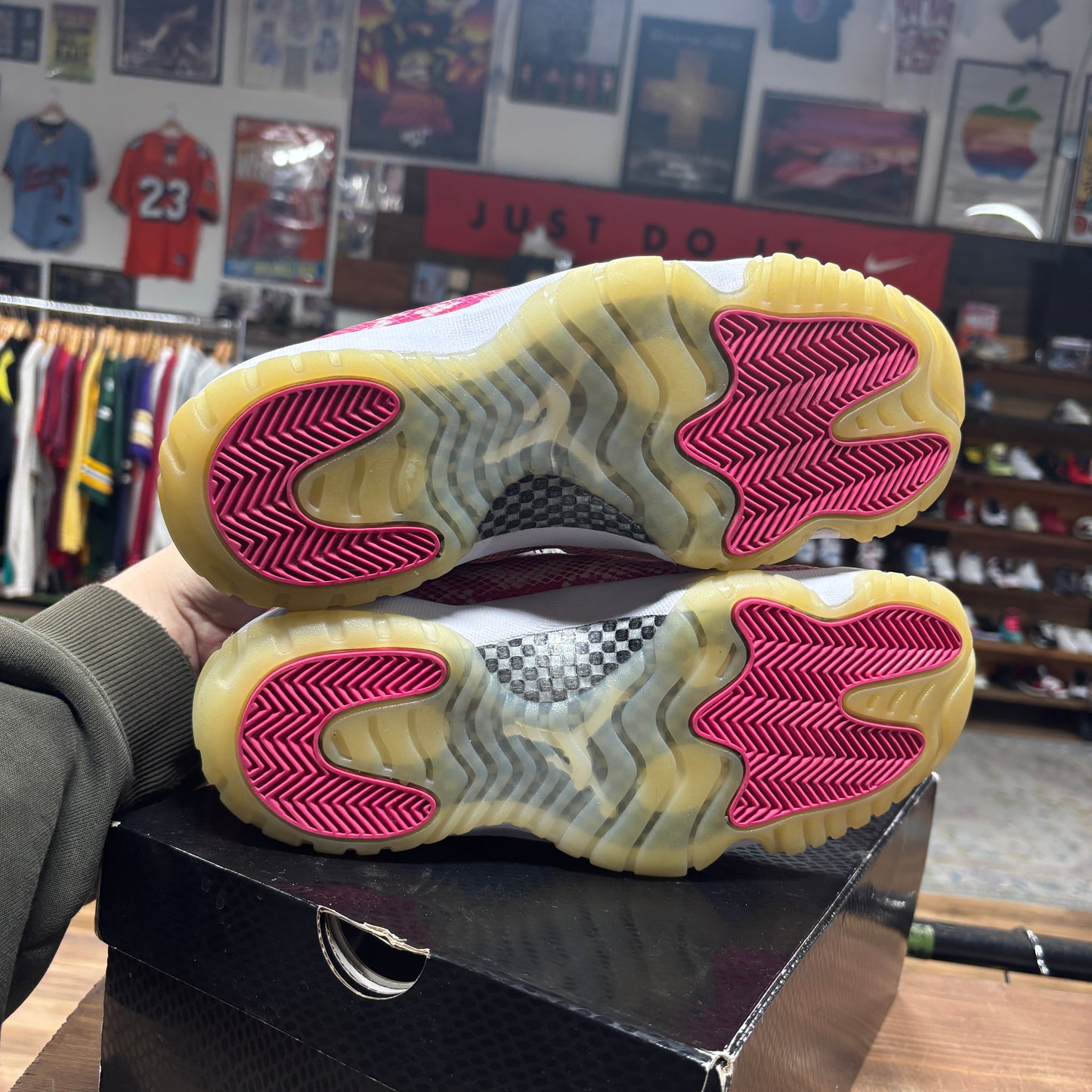 Jordan 11 Low 'Pink Snakeskin' Size 9.5W/8M