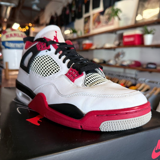 Jordan 4 'Fire Red' Size 11