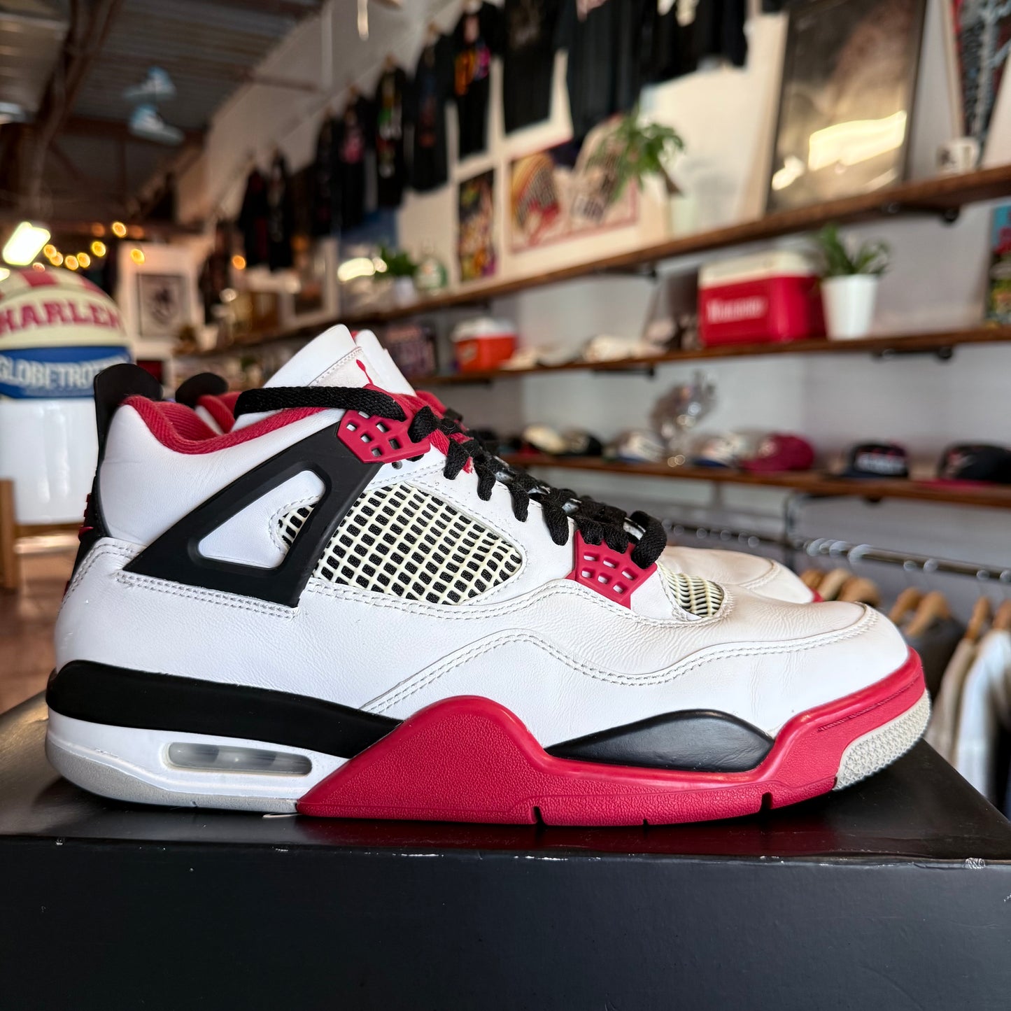 Jordan 4 'Fire Red' Size 11