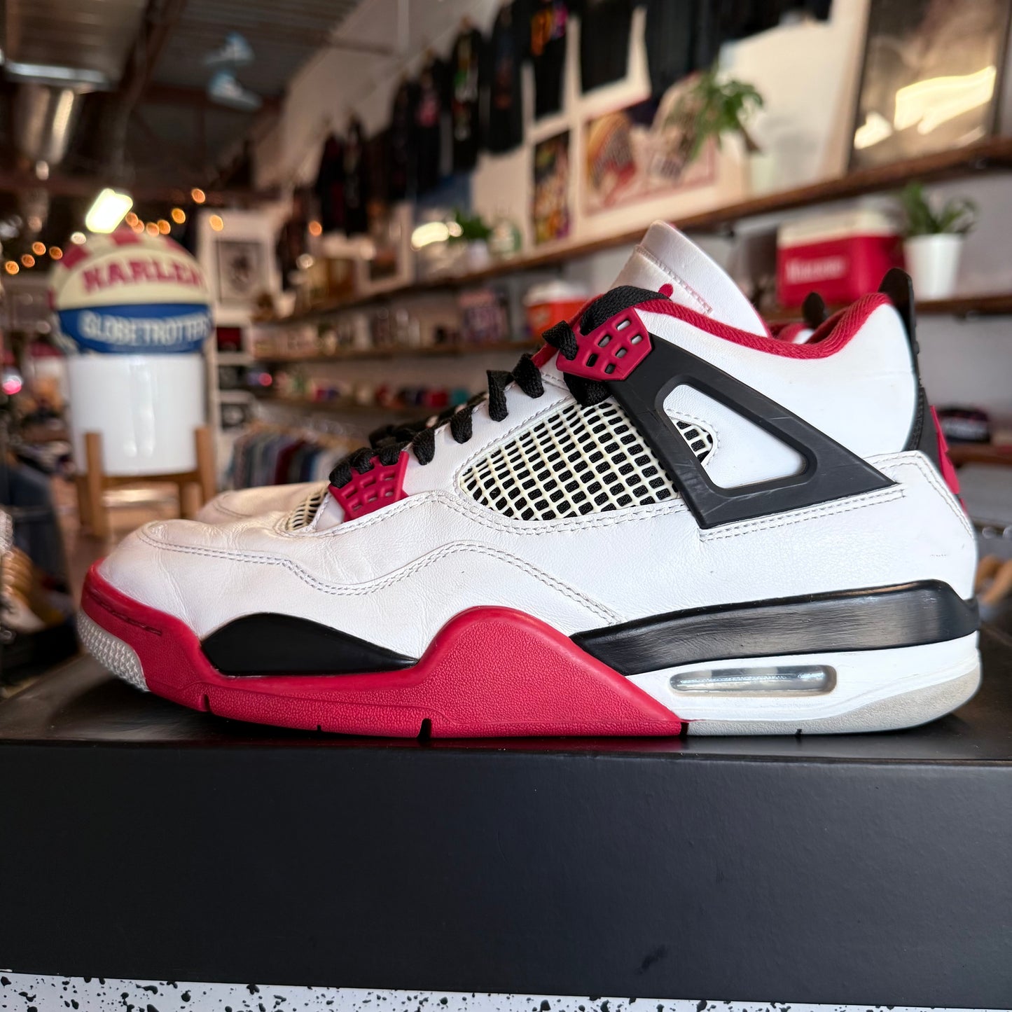 Jordan 4 'Fire Red' Size 11