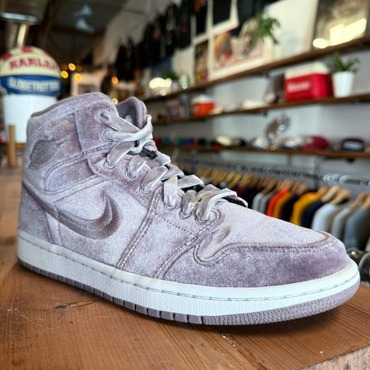 Jordan 1 Mid 'Purple Velvet' Size 8.5
