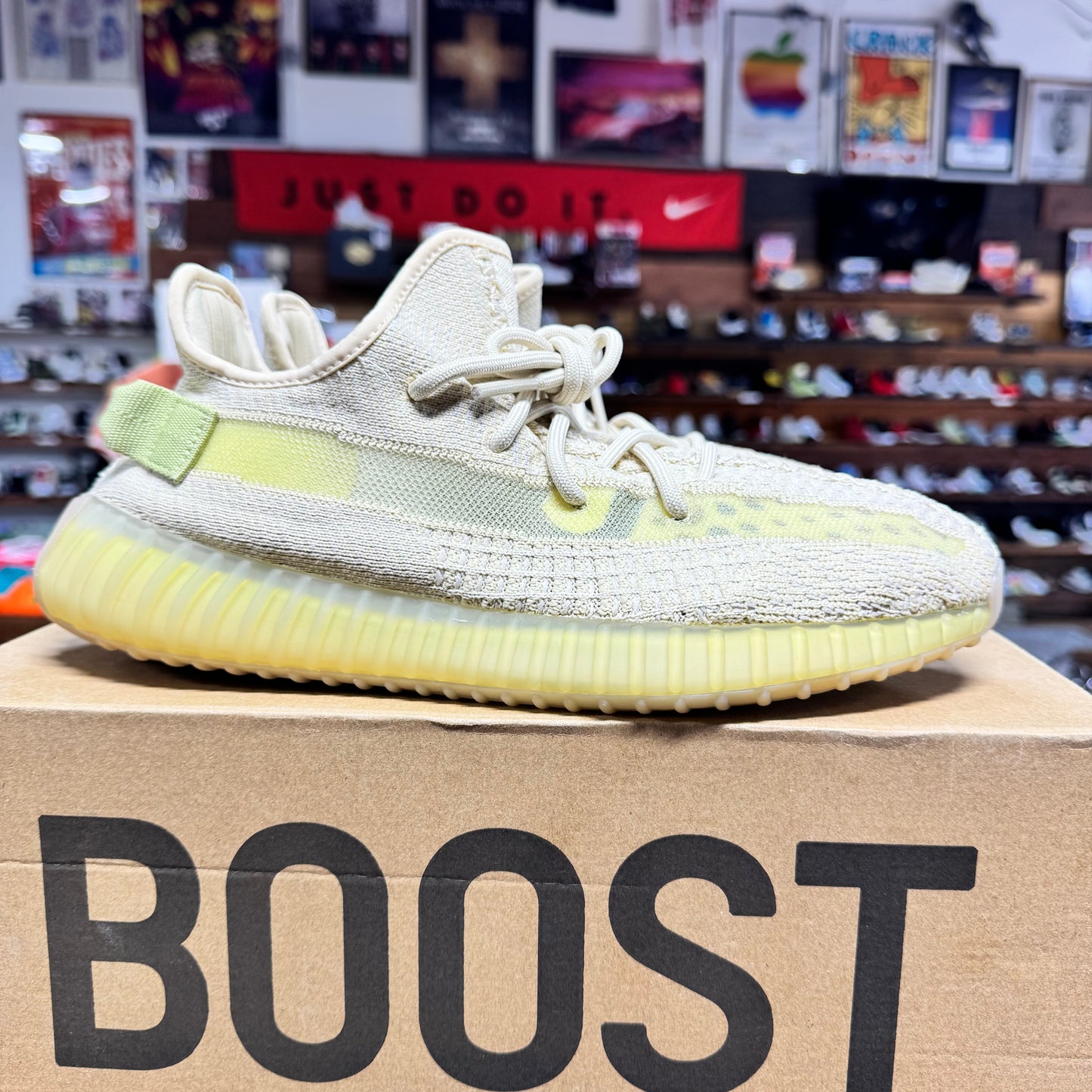 Yeezy 350 v2 'Flax' Size 9.5