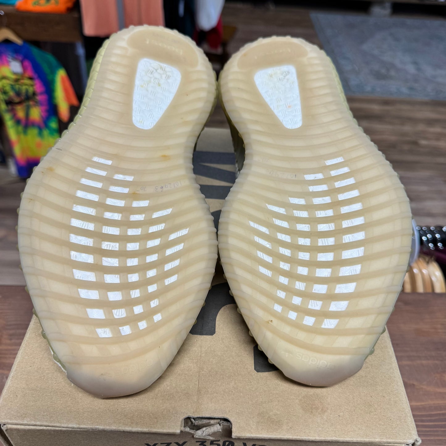 Yeezy 350 v2 'Flax' Size 9.5