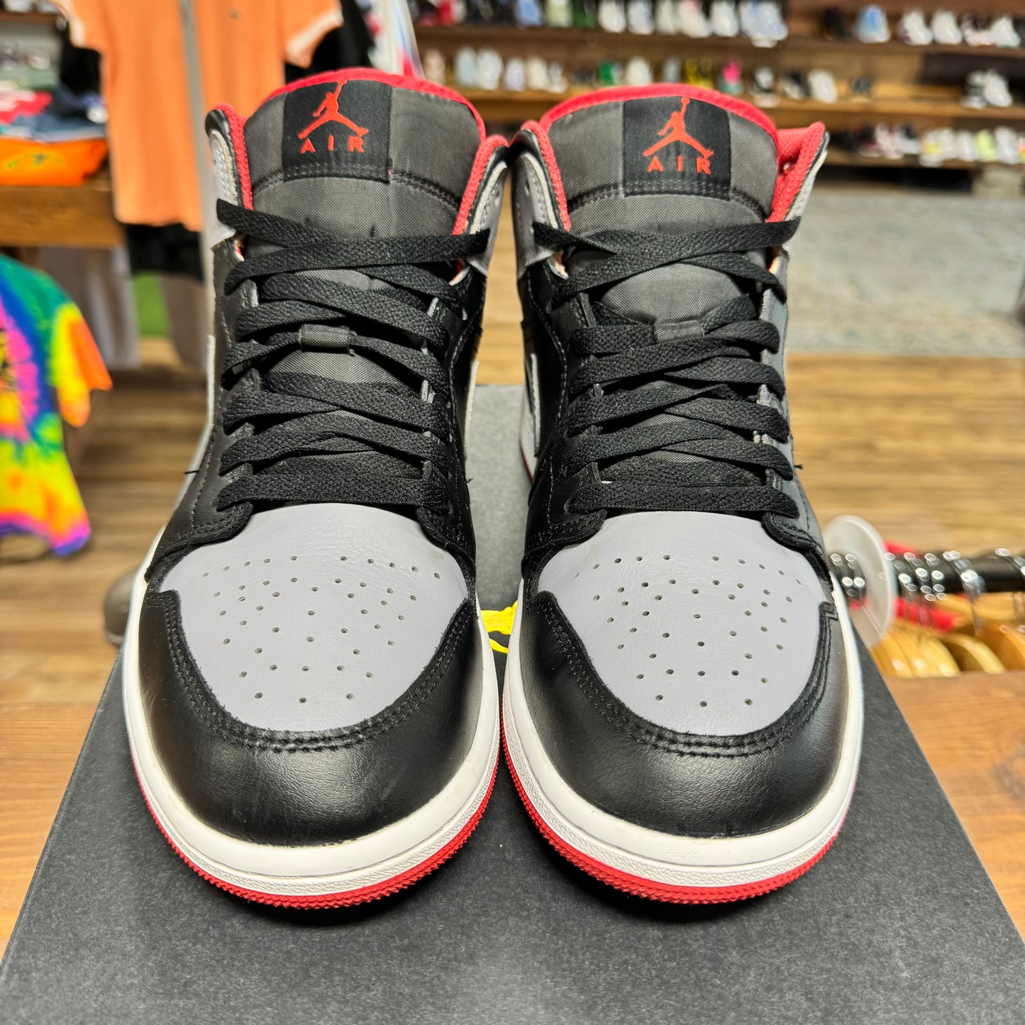 Jordan 1 Mid 'Bred Shadow' Size 9.5