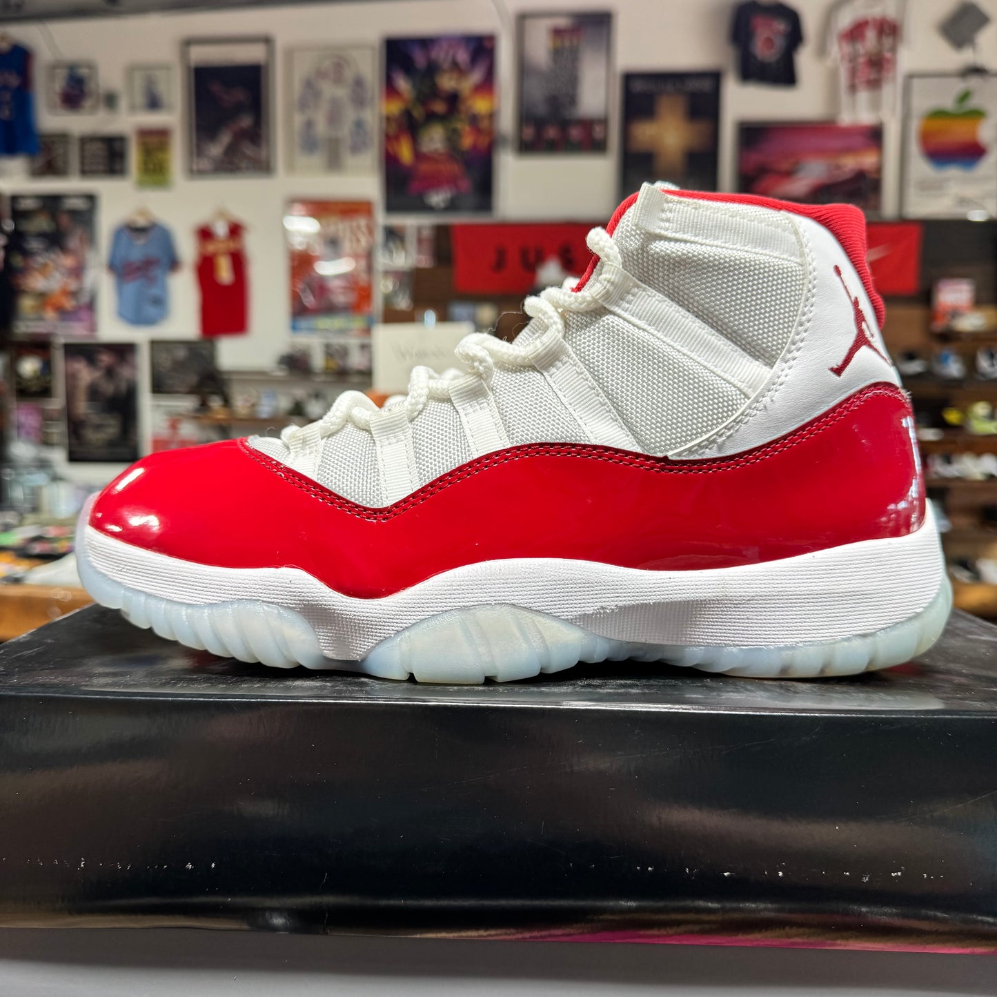 Jordan 11 'Cherry' Size 9