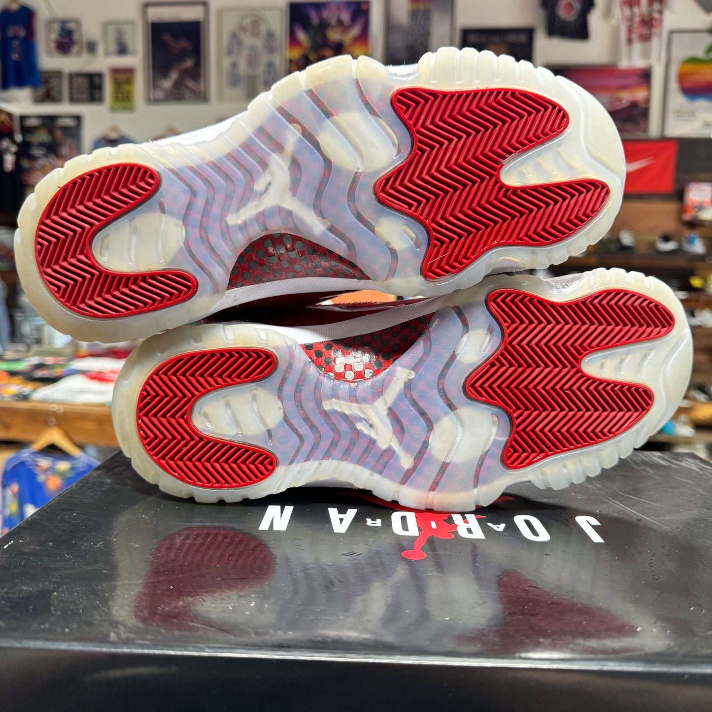 Jordan 11 'Cherry' Size 9