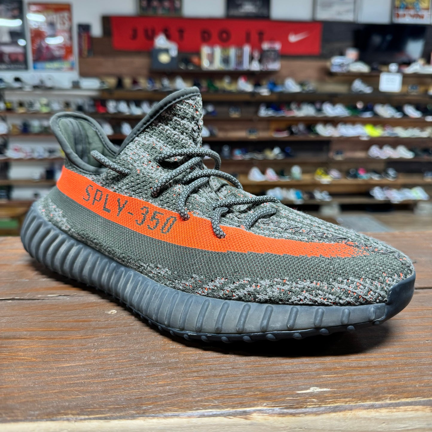 Yeezy 350 v2 'Carbon Beluga' Size 11