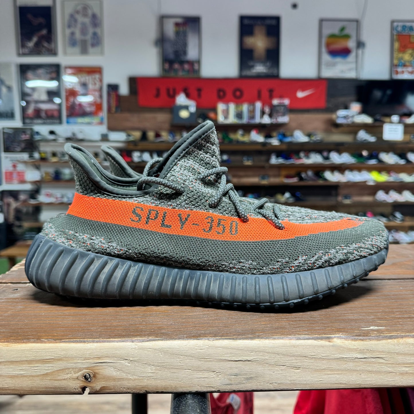 Yeezy 350 v2 'Carbon Beluga' Size 11