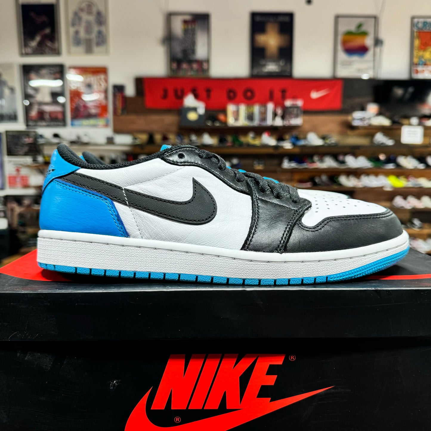 Jordan 1 Low 'UNC Powder Blue' Size 8.5