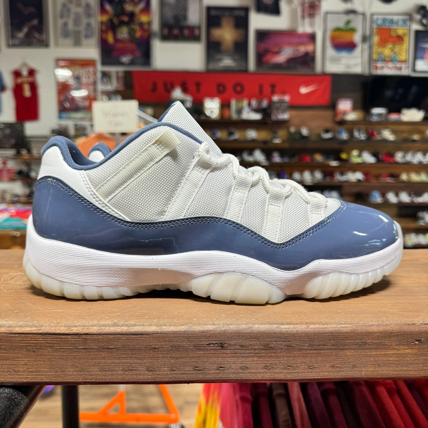 Jordan 11 Low 'Diffused Blue' Size 10