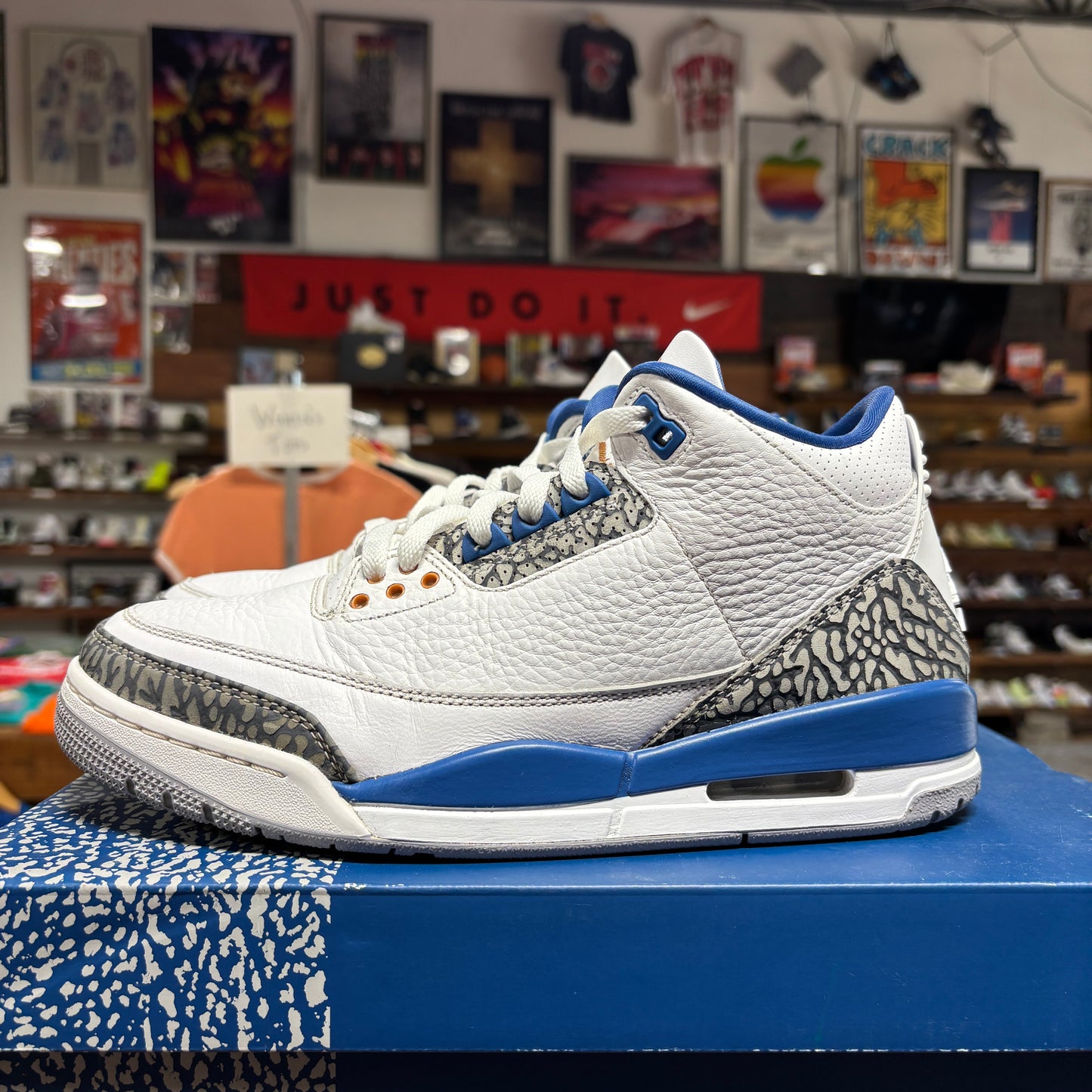 Jordan 3 'Wizards' Size 8.5