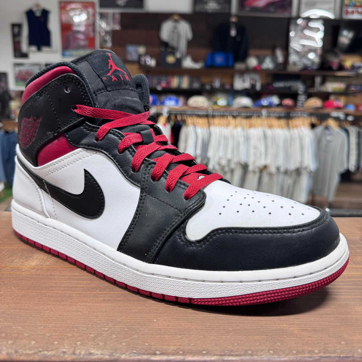 Jordan 1 Mid 'Gym Red Black Toe' Size 10