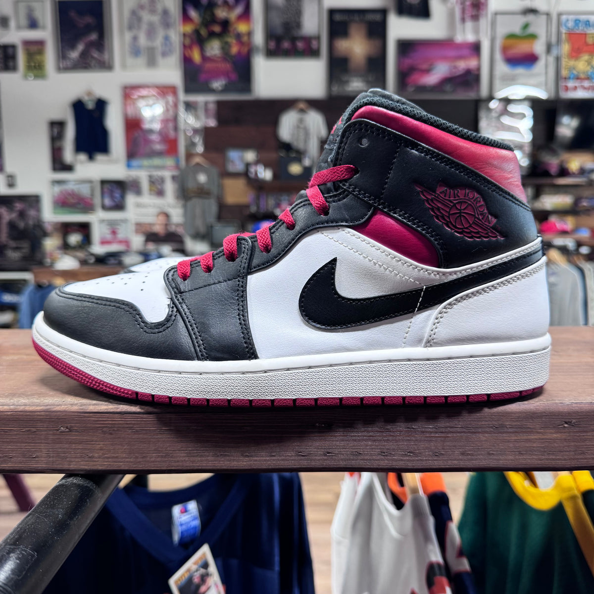 Jordan 1 Mid 'Gym Red Black Toe' Size 10