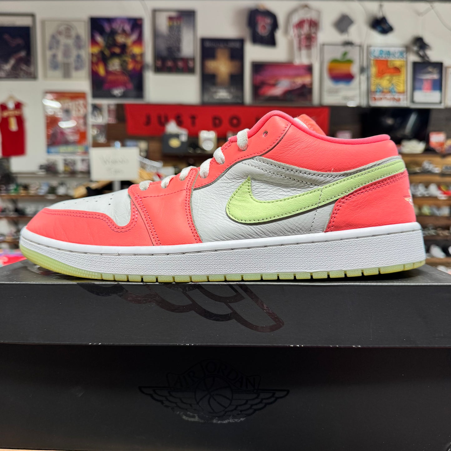 Jordan 1 Low 'Lava Glow' Size 12