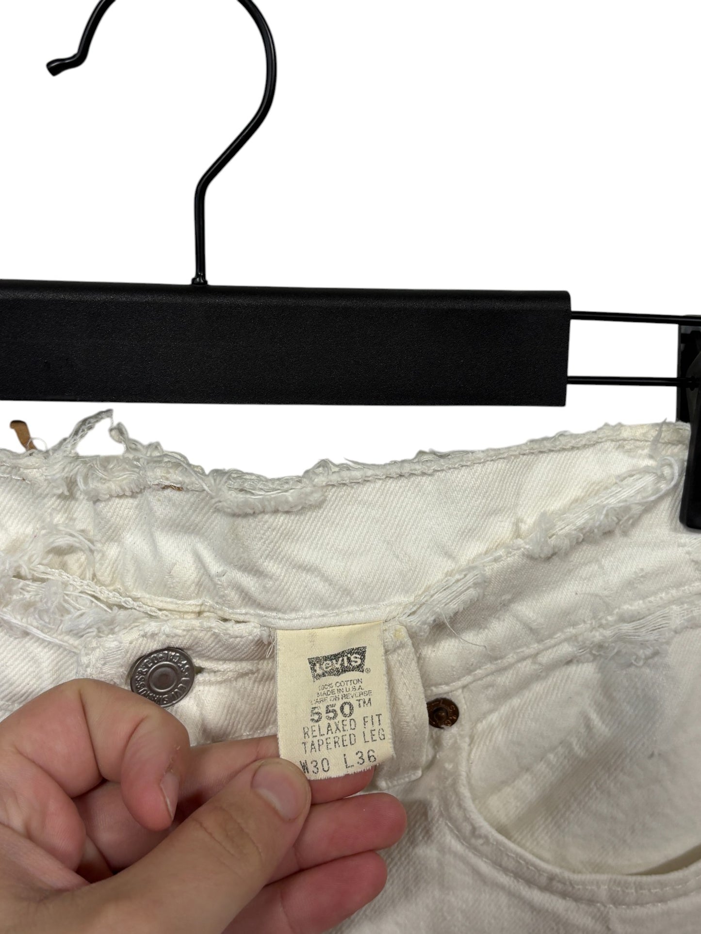 Vintage 90's Levi's Women's White Relaxed Fit Tapered Leg Jeans Size 28x35