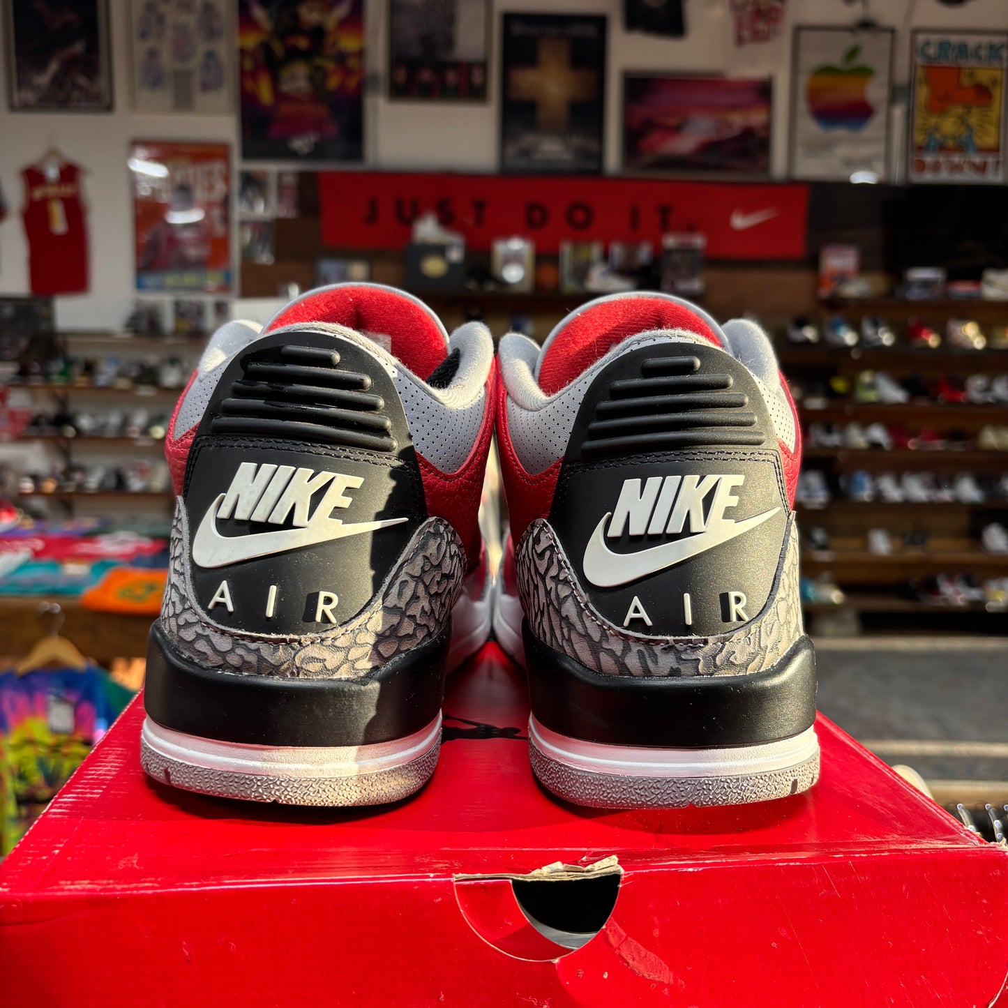 Jordan 3 'Unite' Size 12