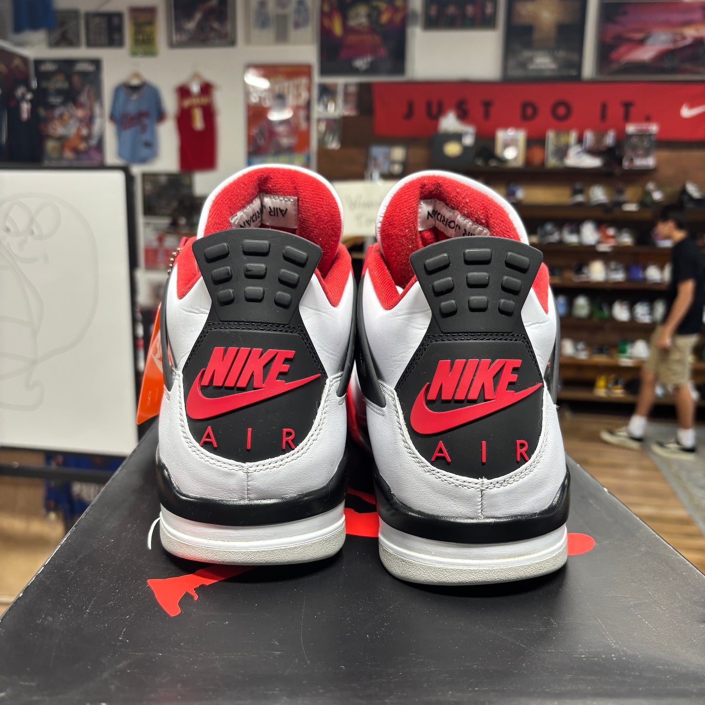 Jordan 4 'Fire Red' Size 13