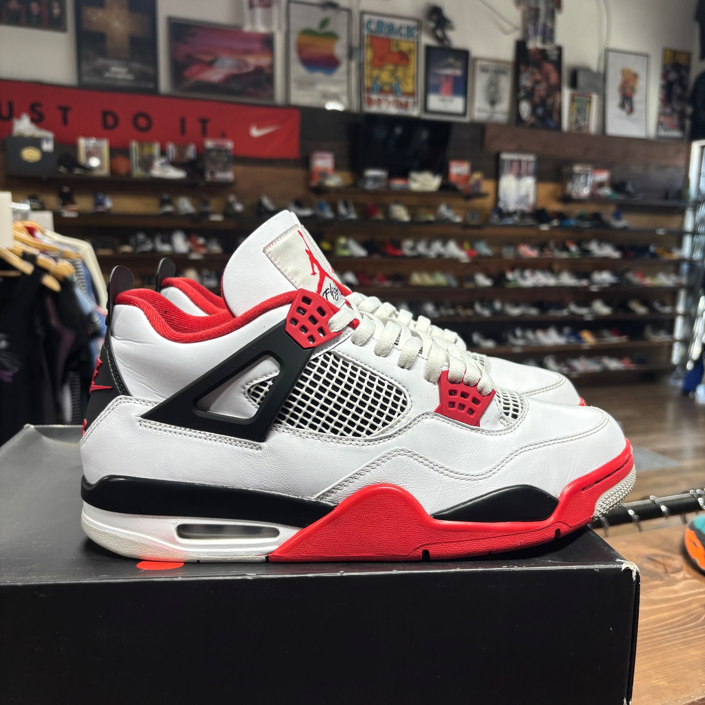 Jordan 4 'Fire Red' Size 13
