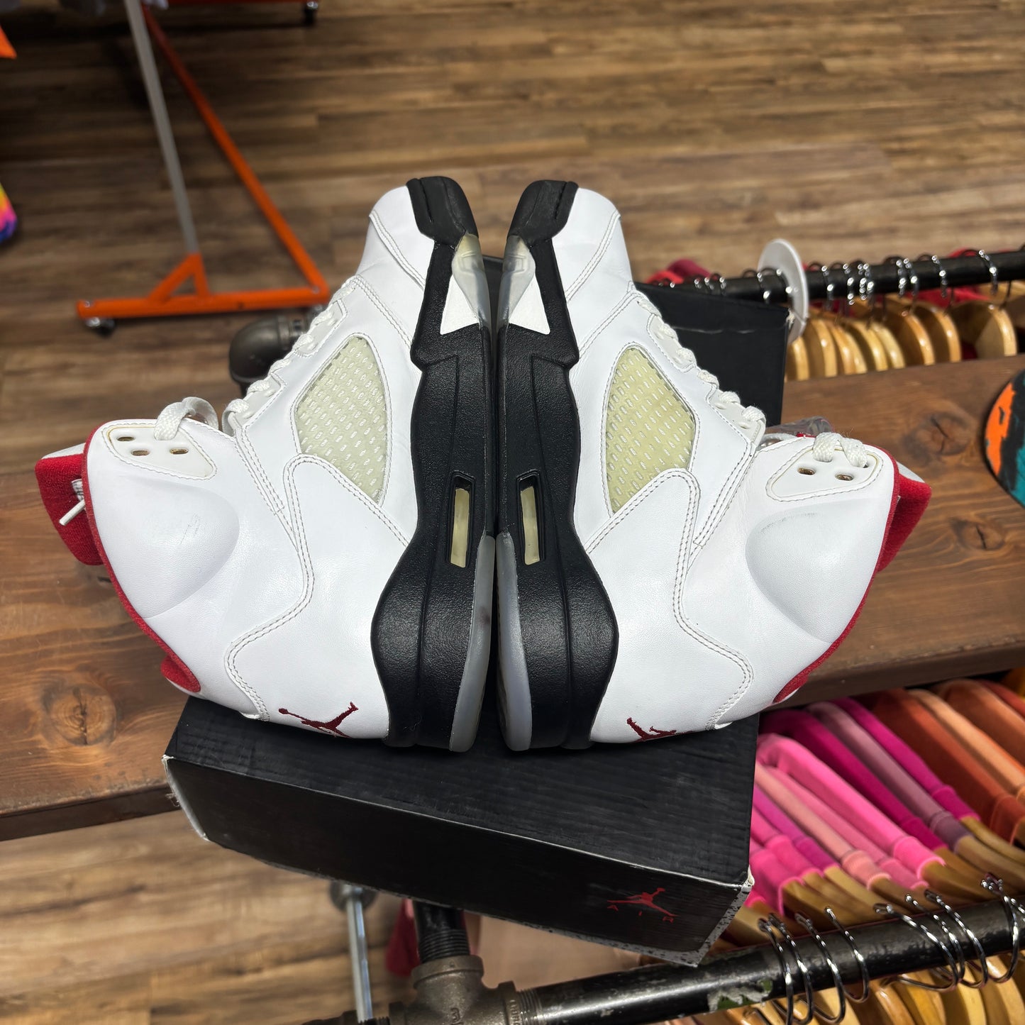 Jordan 5 'Fire Red' Size 8