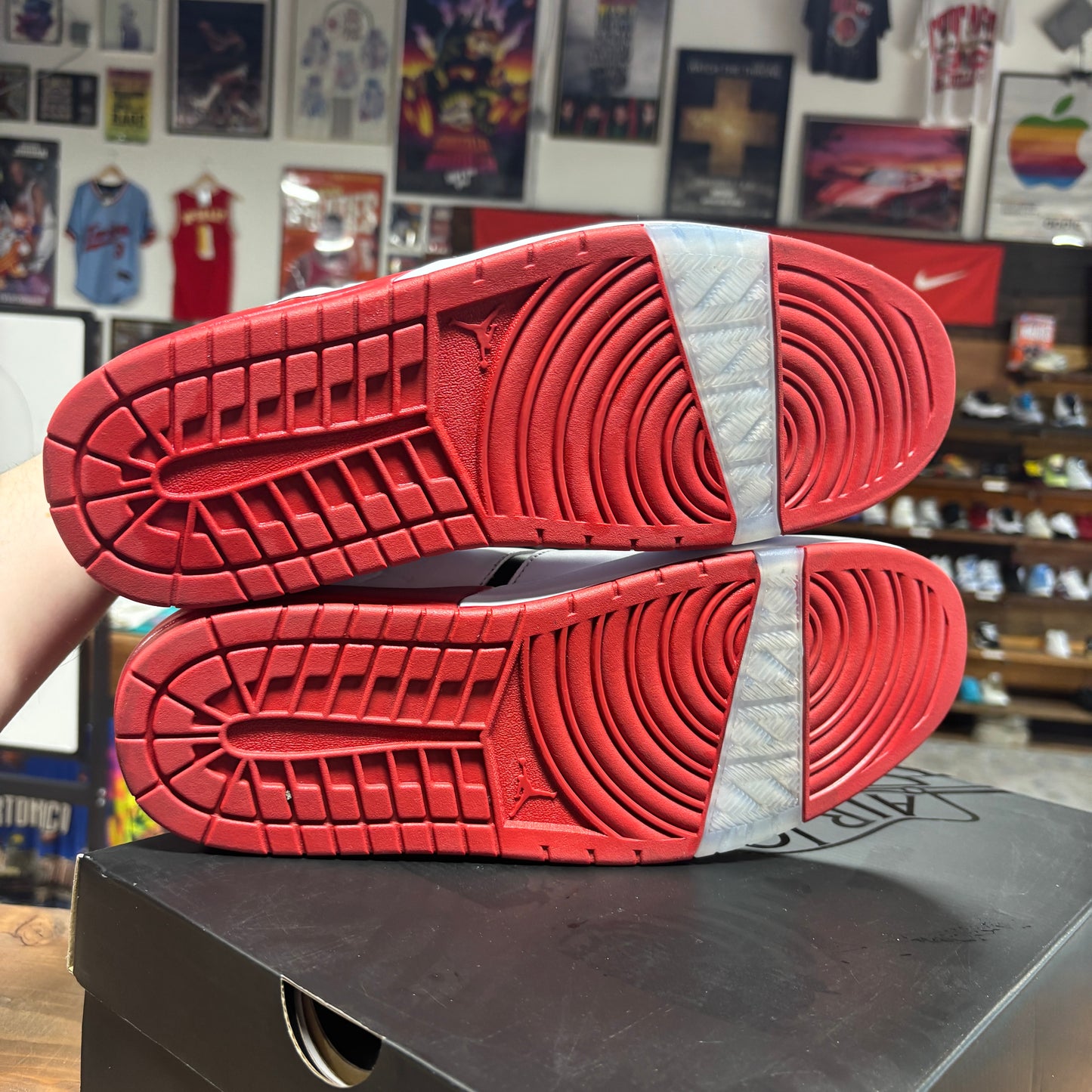 Jordan 1 Nu Retro Low 'Varsity Red Black' Size 13