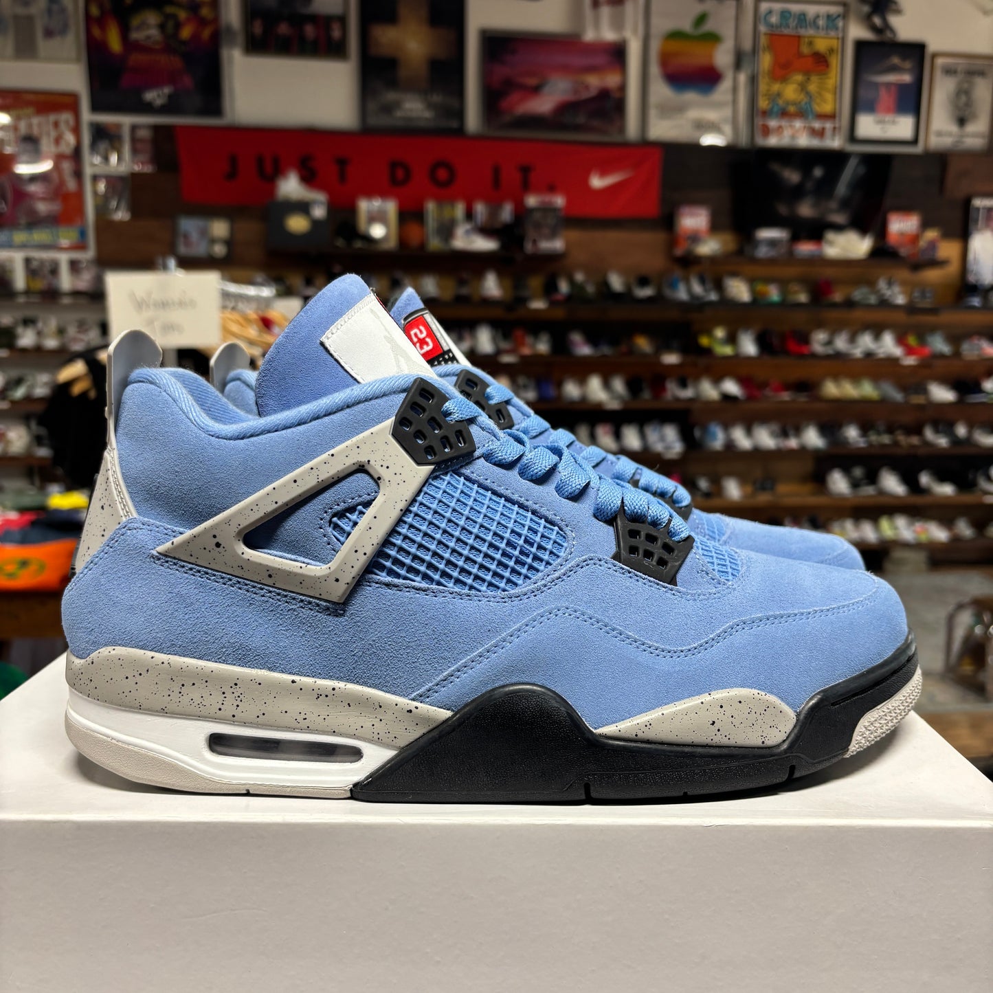 Jordan 4 'University Blue' Size 13
