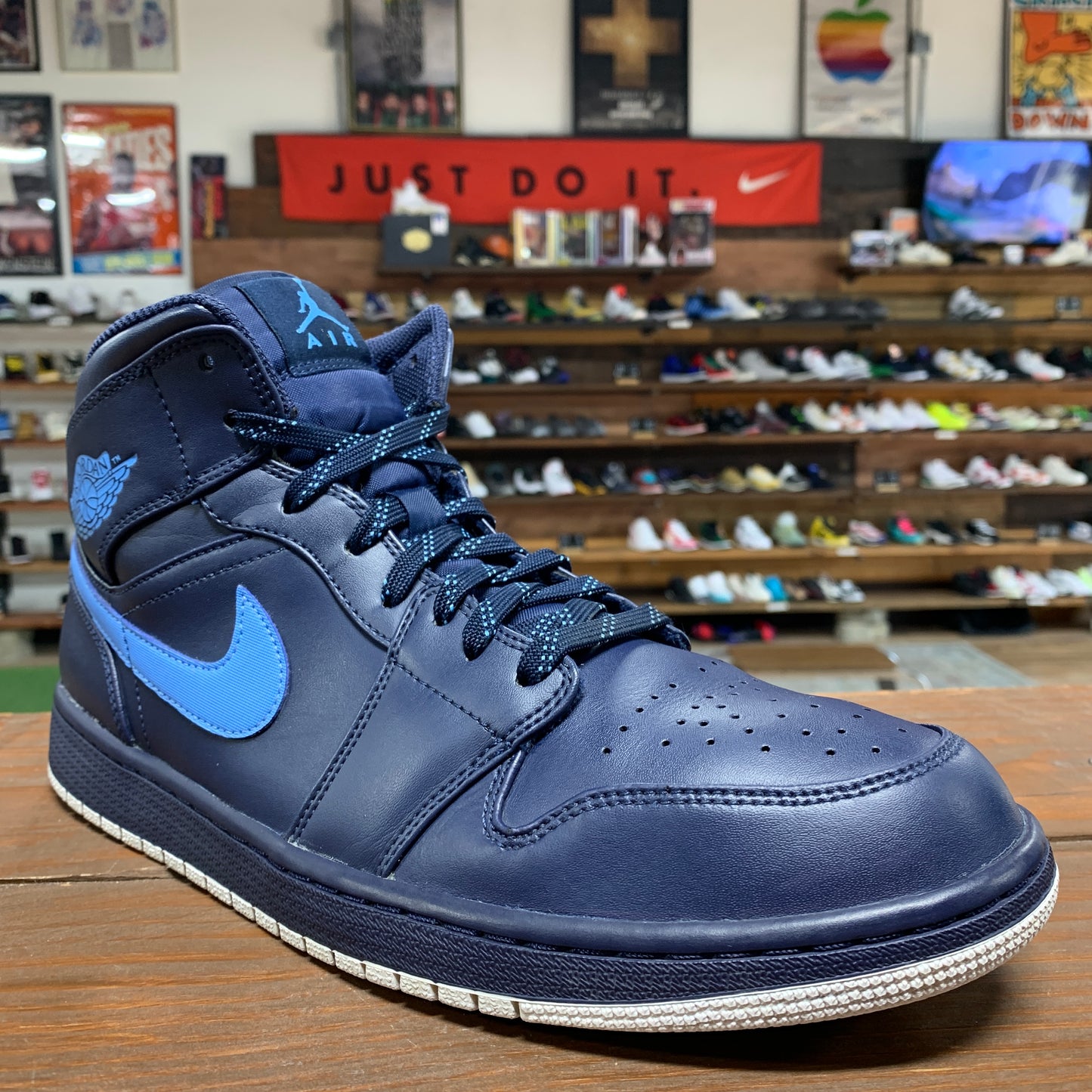 Jordan 1 Mid 'Obsidian' Size 12