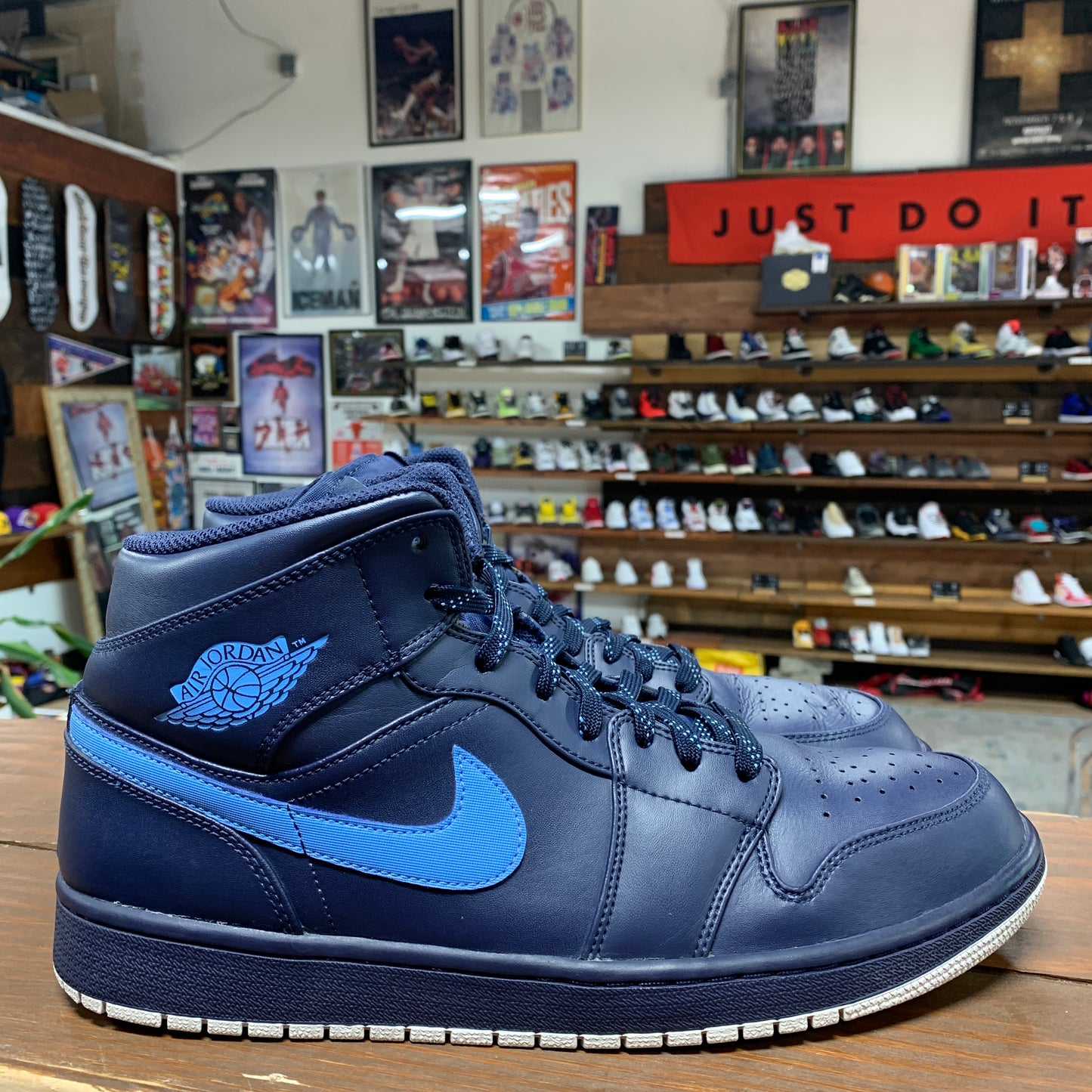 Jordan 1 Mid 'Obsidian' Size 12