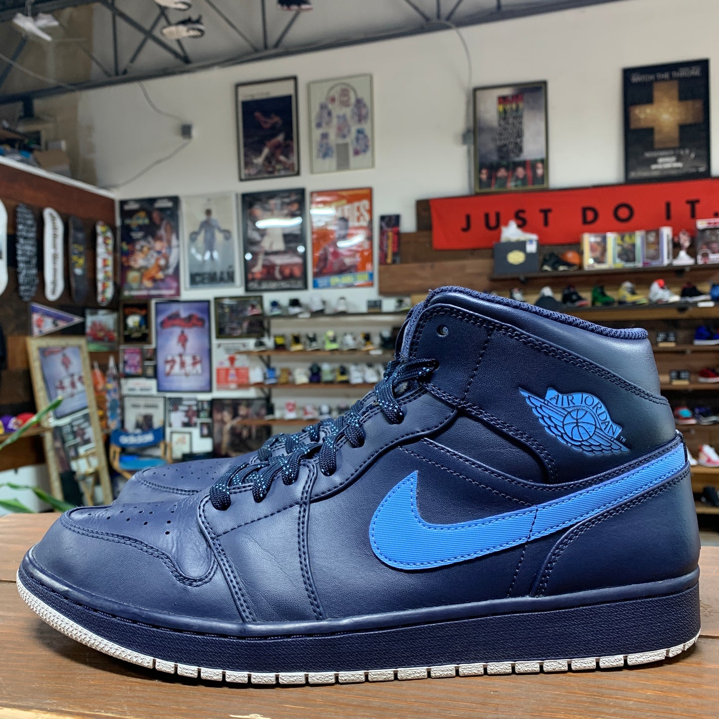 Jordan 1 Mid 'Obsidian' Size 12