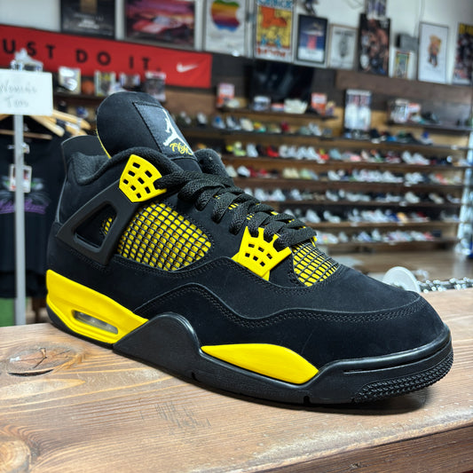 Jordan 4 'Thunder' Size 13