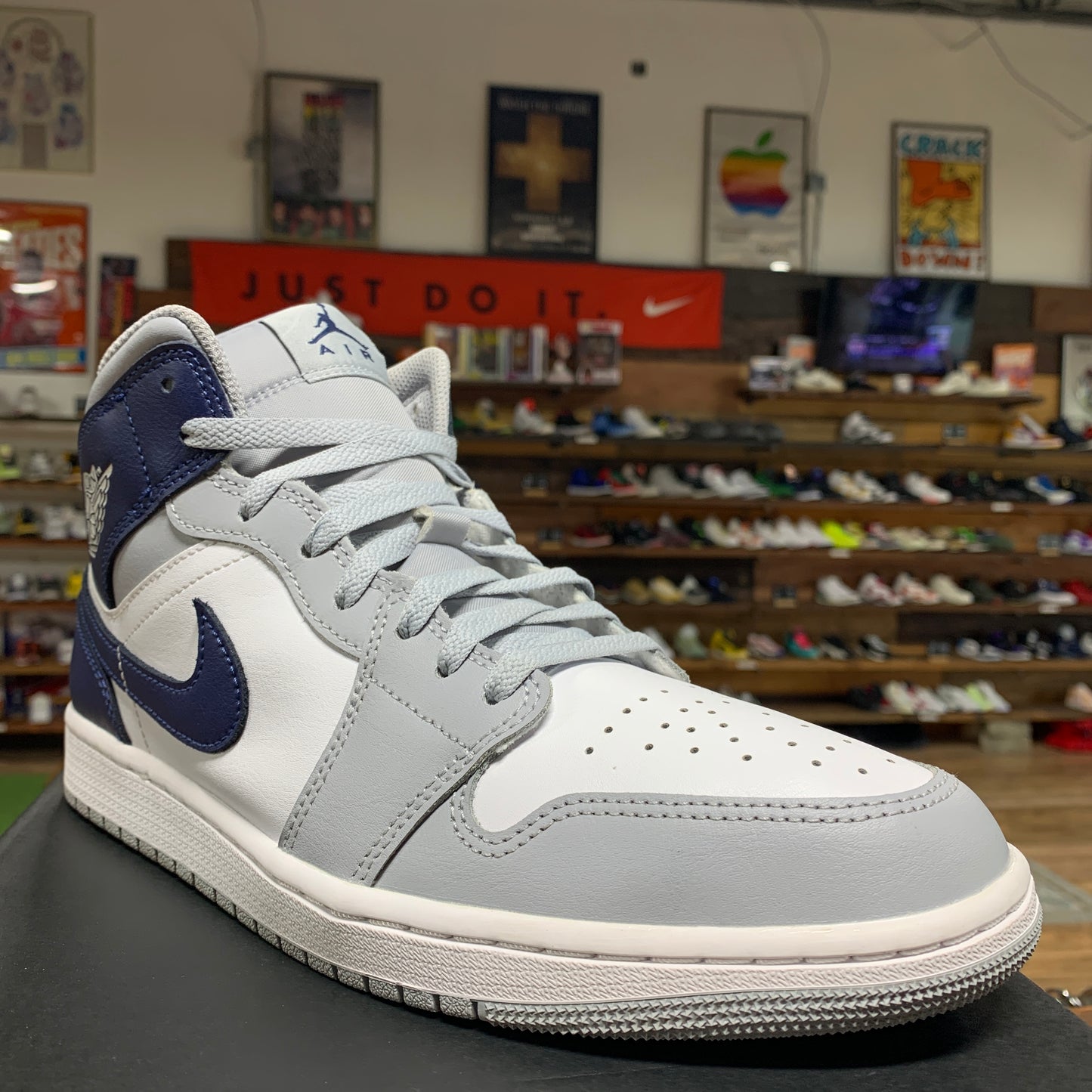 Jordan 1 Mid 'Wolf Grey Midnight Navy' Size 11