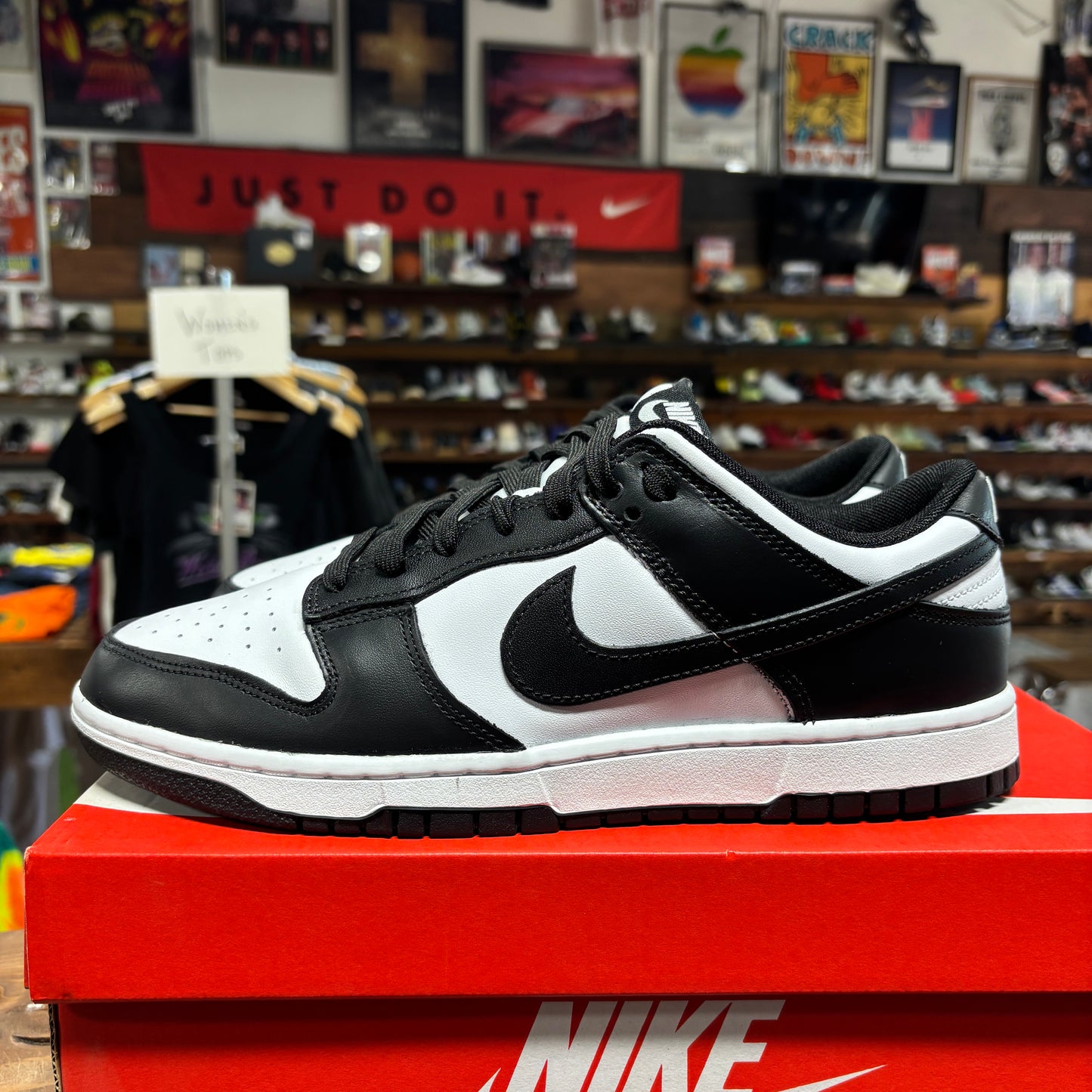 Nike Dunk Low 'Panda' Size 10.5