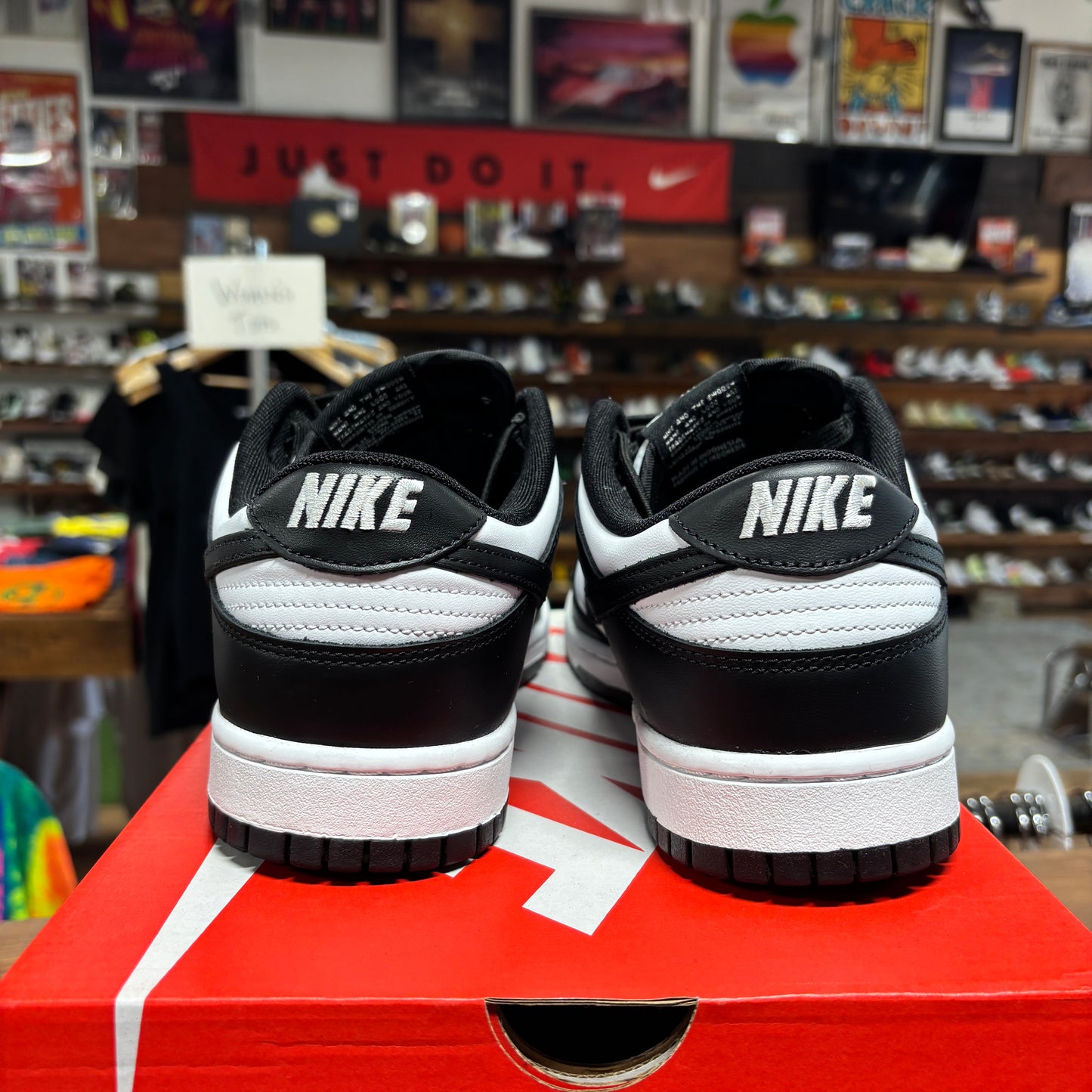 Nike Dunk Low 'Panda' Size 10.5