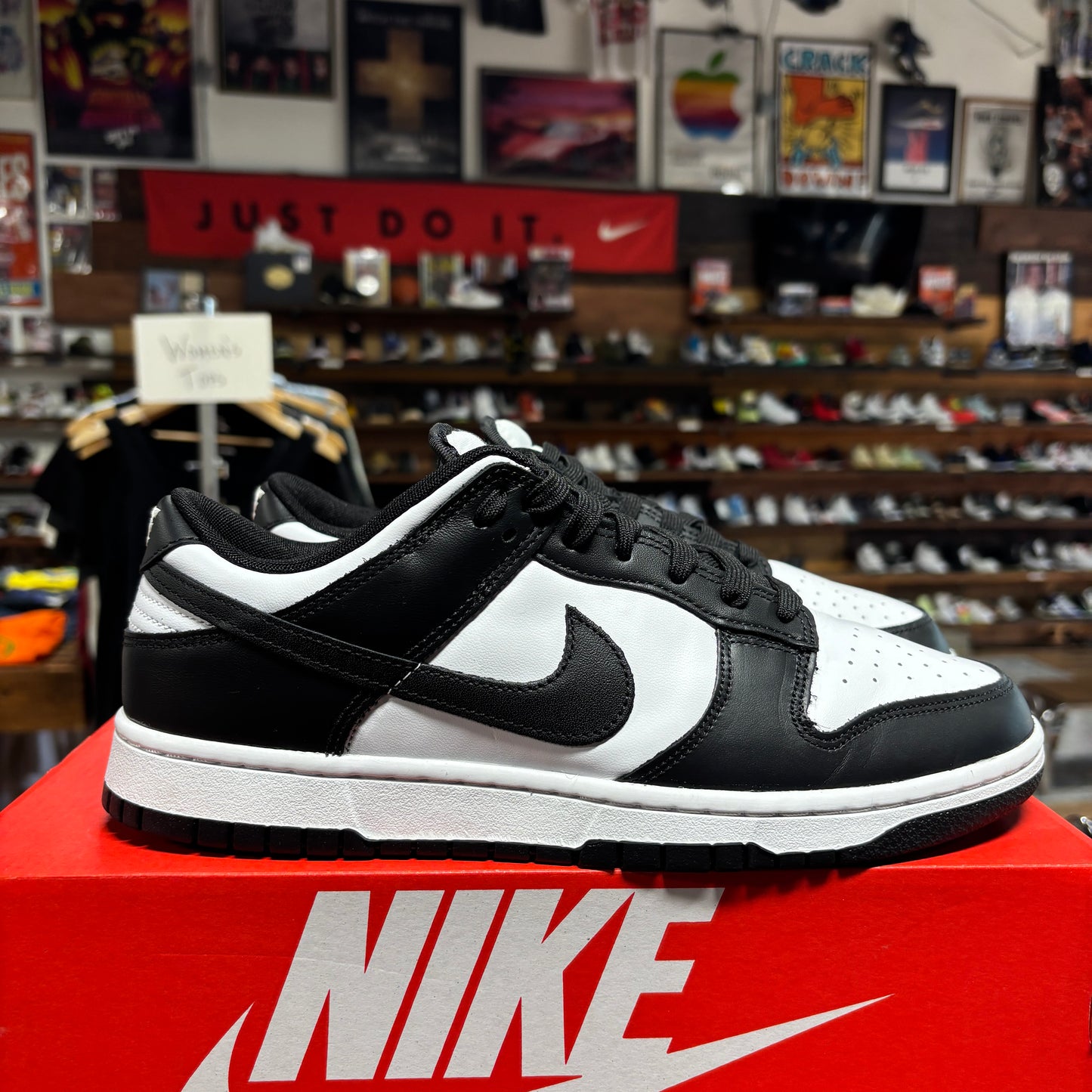 Nike Dunk Low 'Panda' Size 10.5