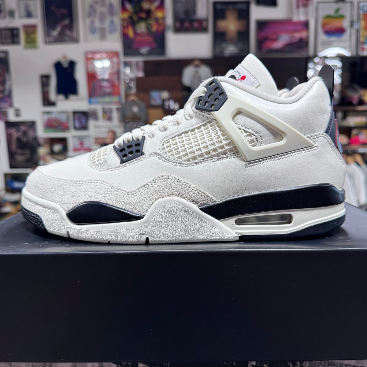 Jordan 4 'Flight Club' Size 9.5